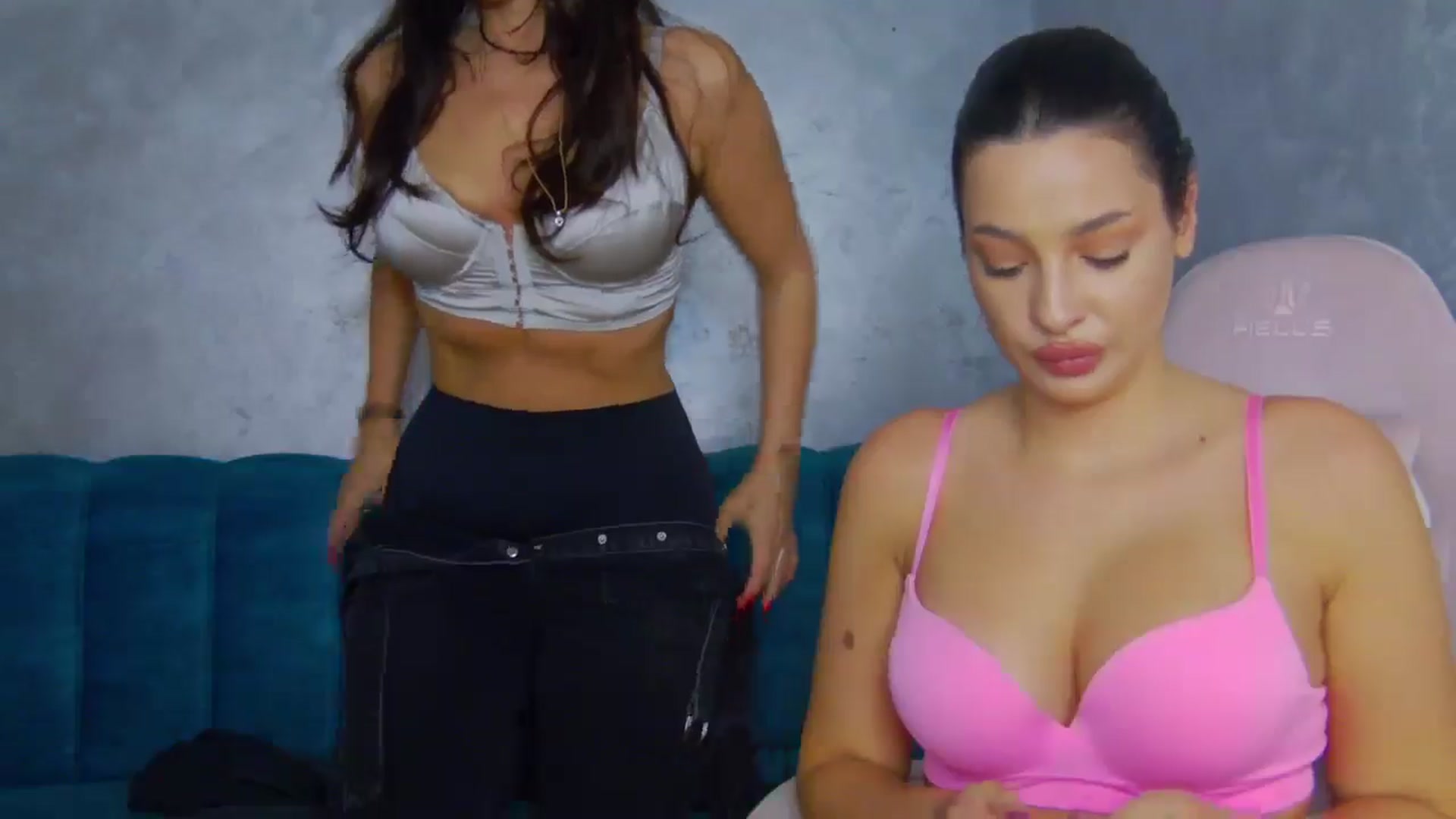 Gallery image thumbnail from WonderWomann's myfreecams stream on, 10/09/2025, 15:14 image 8 of 20