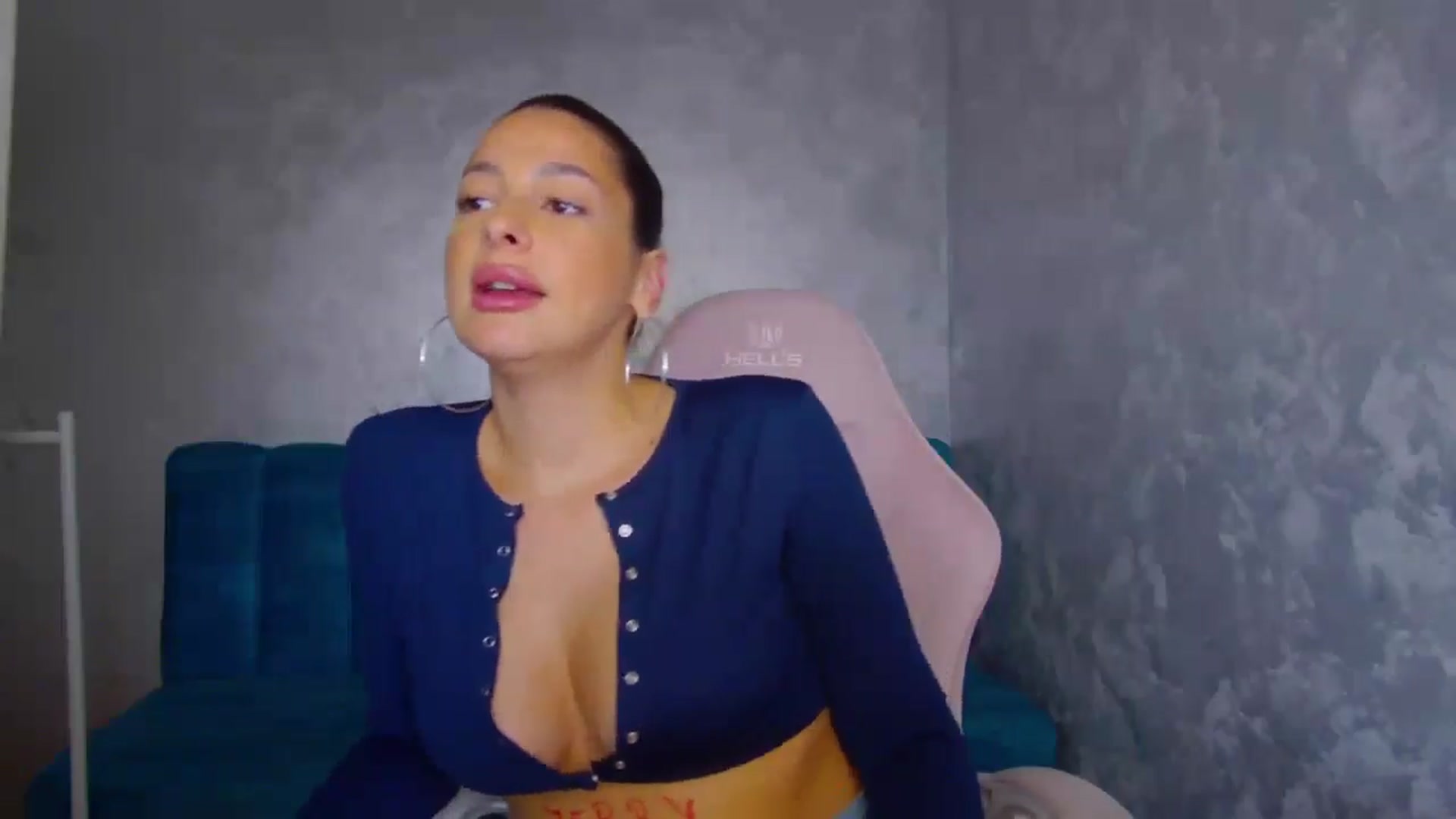 Gallery image thumbnail from WonderWomann's myfreecams stream on, 10/14/2025, 20:02 image 13 of 20