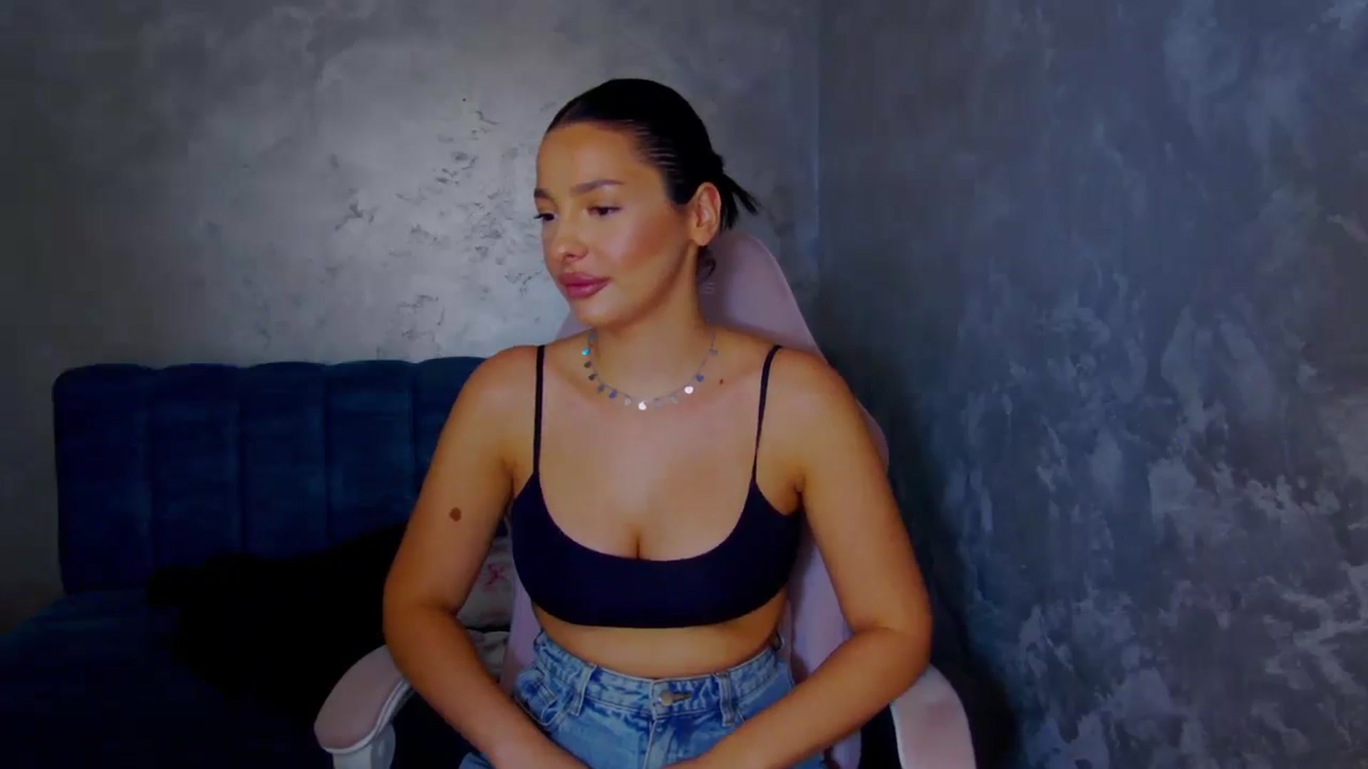 Gallery image thumbnail from WonderWomann's myfreecams stream on, 10/21/2025, 13:26 image 12 of 20