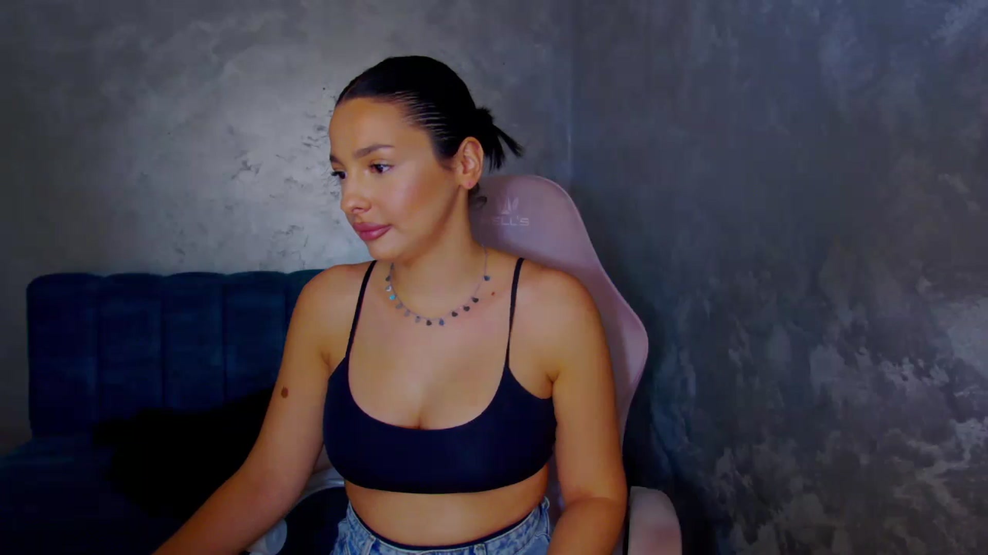 Gallery image thumbnail from WonderWomann's myfreecams stream on, 10/21/2025, 13:26 image 4 of 20
