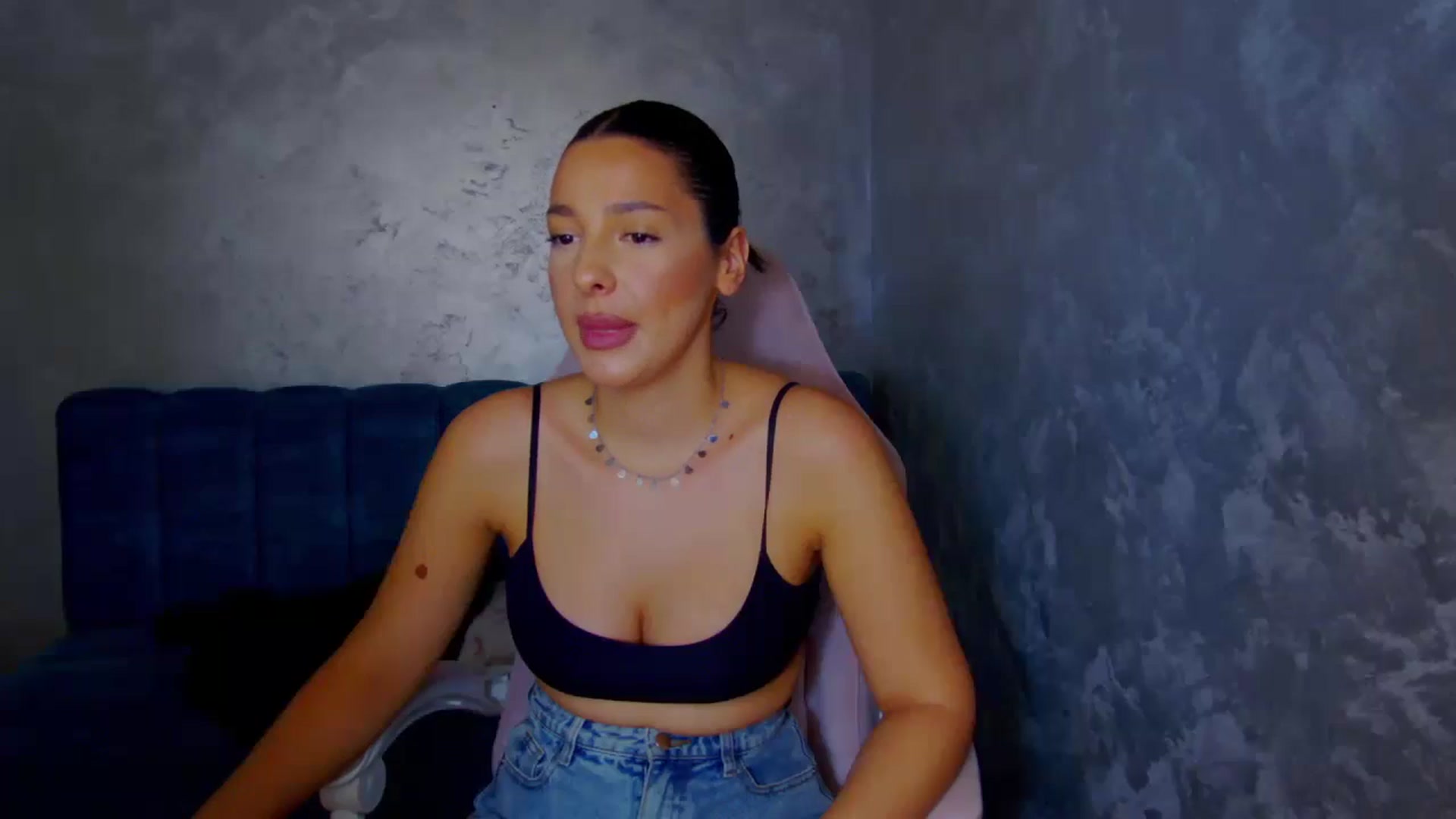 Gallery image thumbnail from WonderWomann's myfreecams stream on, 10/21/2025, 13:26 image 11 of 20