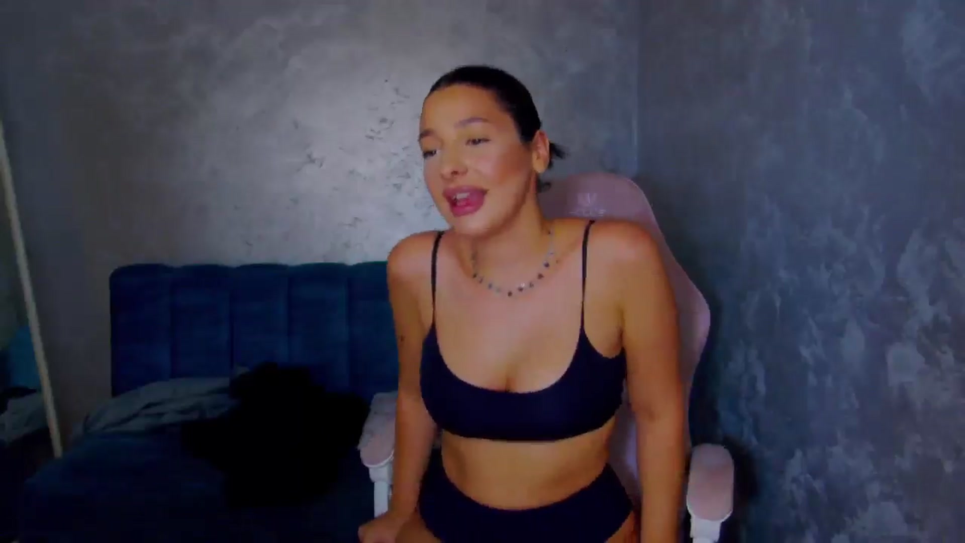 Gallery image thumbnail from WonderWomann's myfreecams stream on, 10/21/2025, 13:56 image 15 of 20
