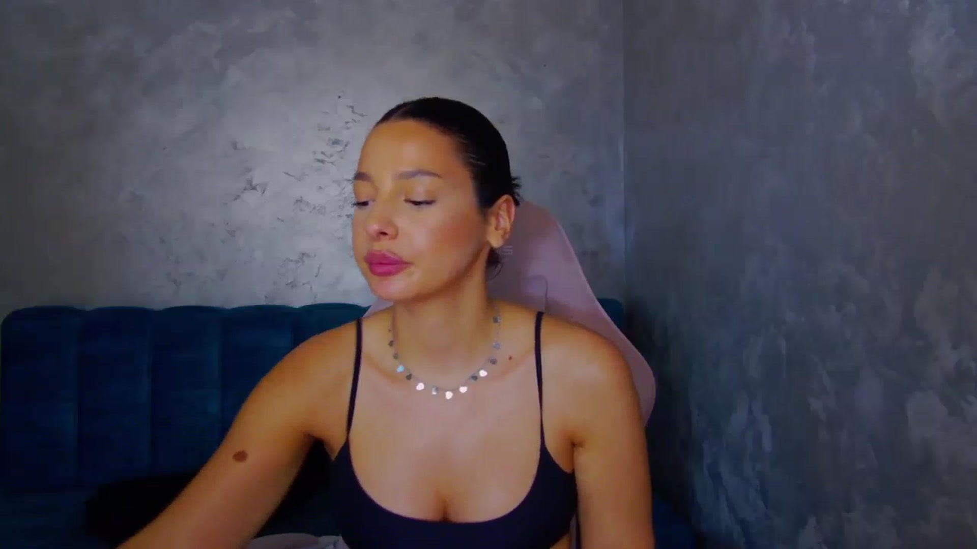 Gallery image thumbnail from WonderWomann's myfreecams stream on, 10/21/2025, 14:59 image 18 of 20