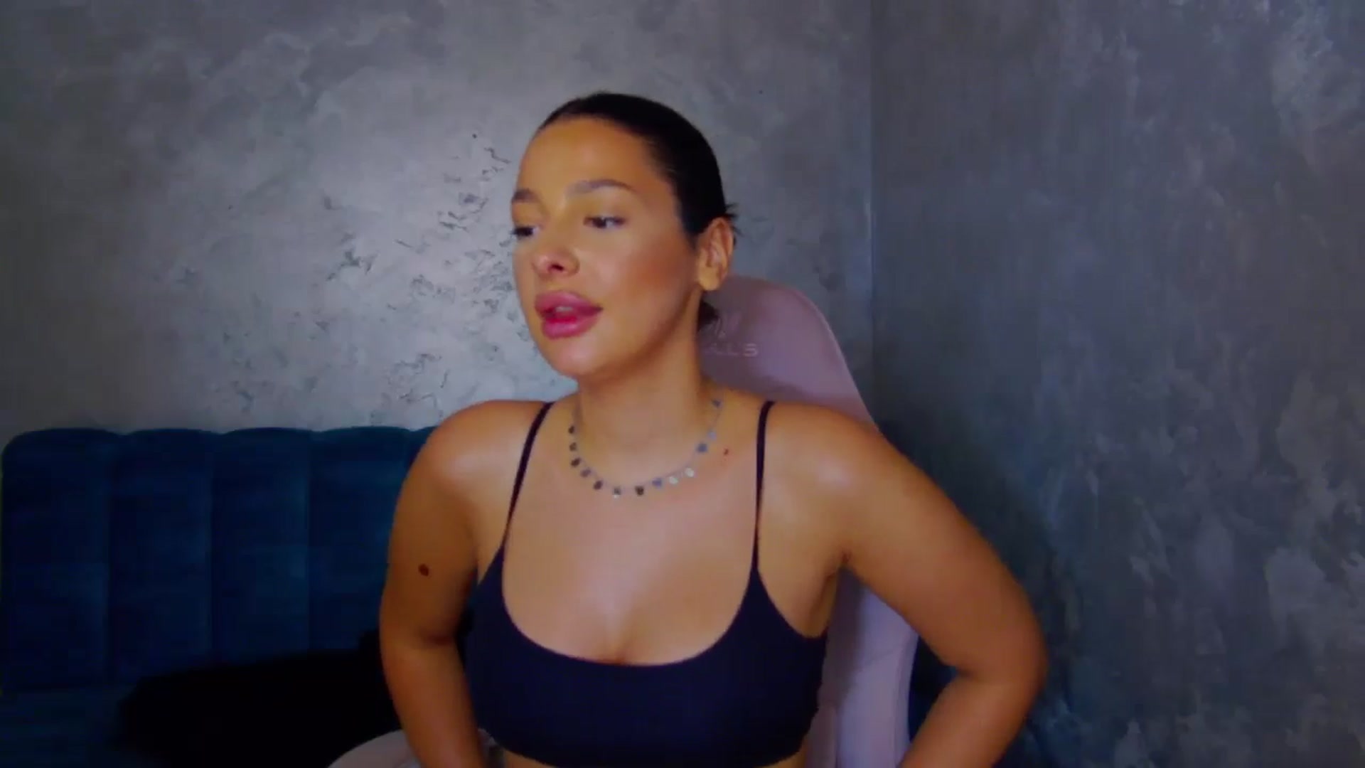 Gallery image thumbnail from WonderWomann's myfreecams stream on, 10/21/2025, 14:59 image 15 of 20
