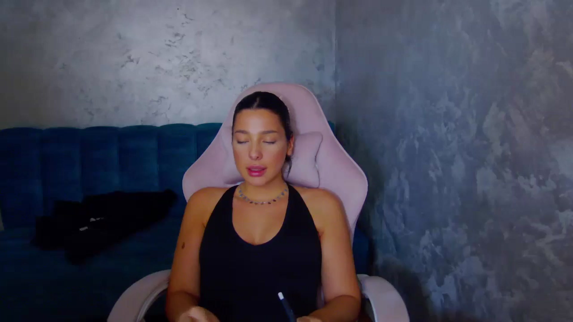 Gallery image thumbnail from WonderWomann's myfreecams stream on, 10/21/2025, 18:18 image 17 of 20