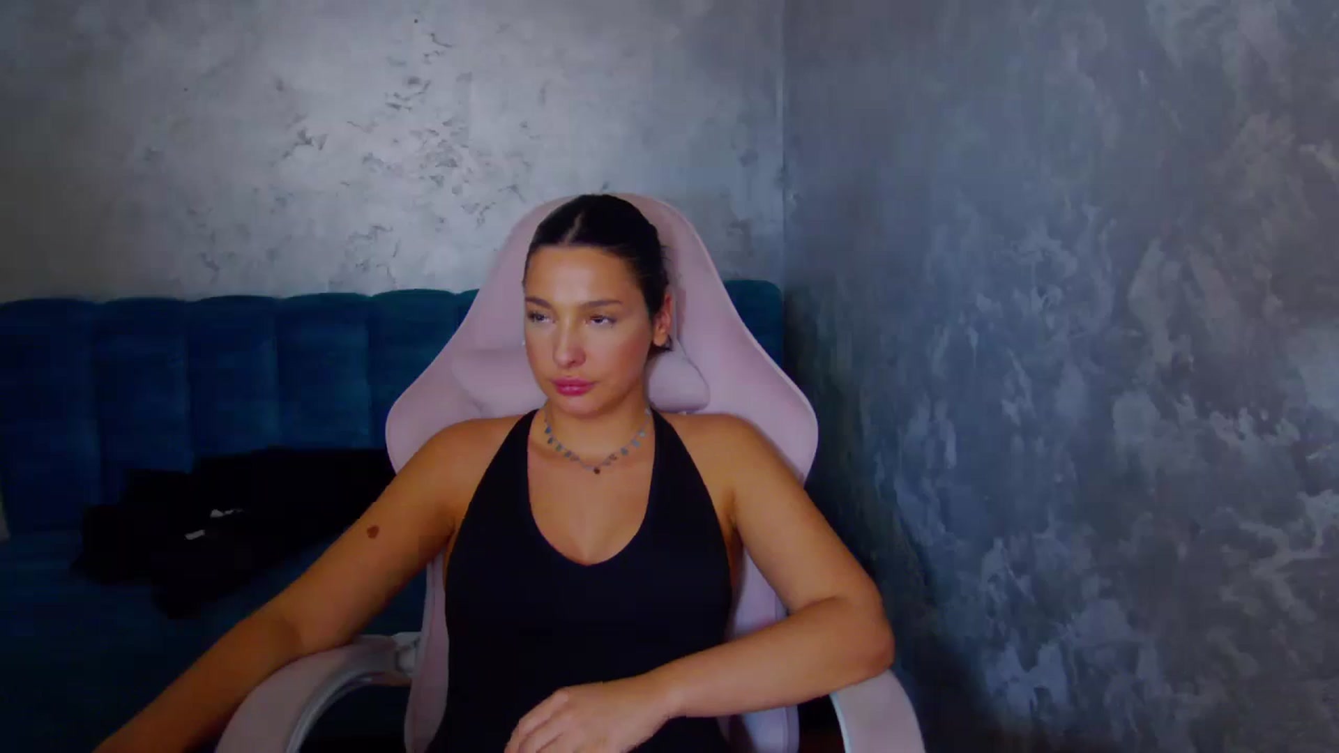 Gallery image thumbnail from WonderWomann's myfreecams stream on, 10/21/2025, 18:18 image 14 of 20