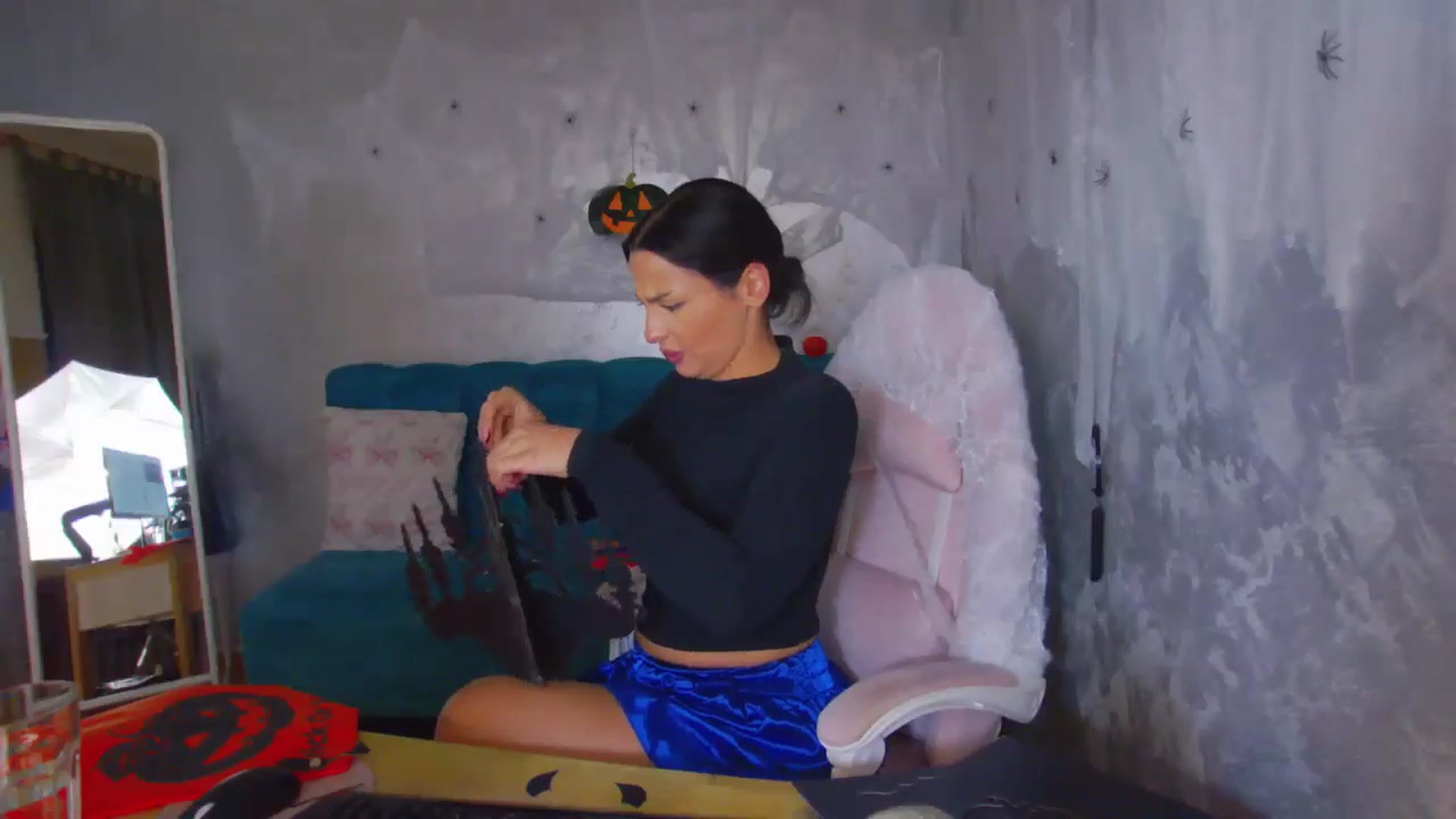 Gallery image thumbnail from WonderWomann's myfreecams stream on, 10/29/2025, 20:08 image 11 of 20