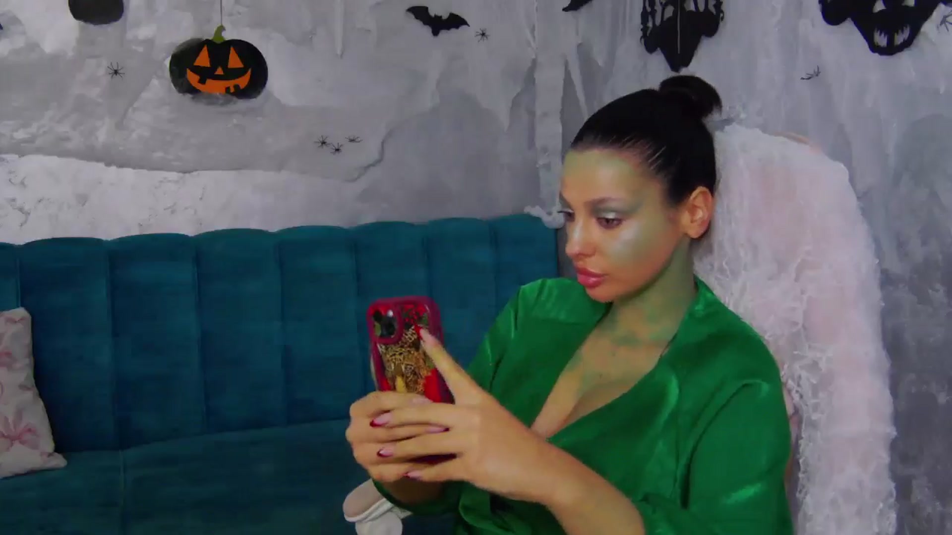 Gallery image thumbnail from WonderWomann's myfreecams stream on, 10/30/2025, 18:00 image 10 of 20