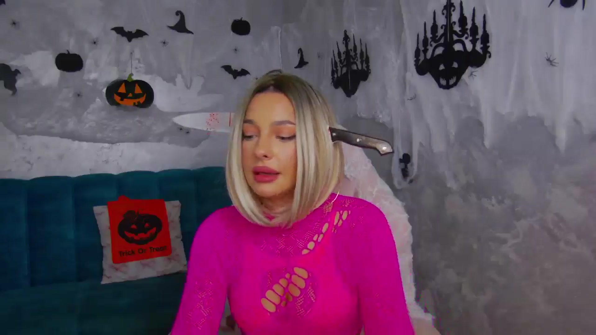Gallery image thumbnail from WonderWomann's myfreecams stream on, 10/31/2025, 16:38 image 10 of 20