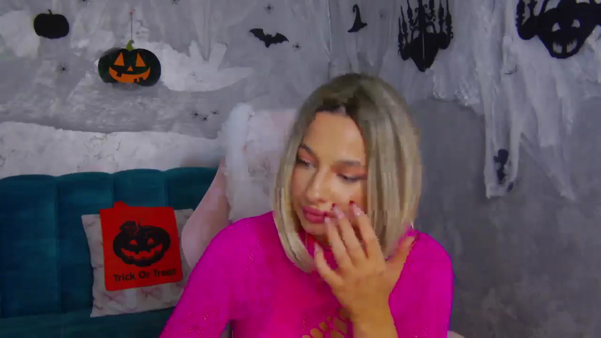 Gallery image thumbnail from WonderWomann's myfreecams stream on, 10/31/2025, 16:38 image 17 of 20