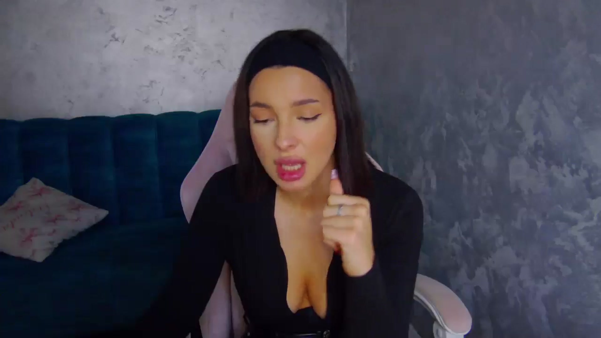 Gallery image thumbnail from WonderWomann's myfreecams stream on, 11/08/2025, 16:19 image 17 of 20