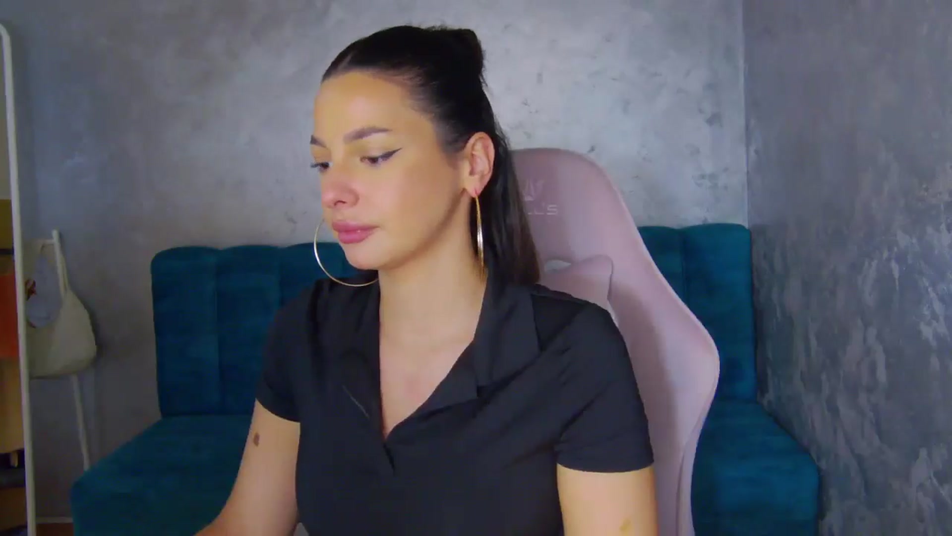 Gallery image thumbnail from WonderWomann's myfreecams stream on, 11/11/2025, 15:45 image 18 of 20