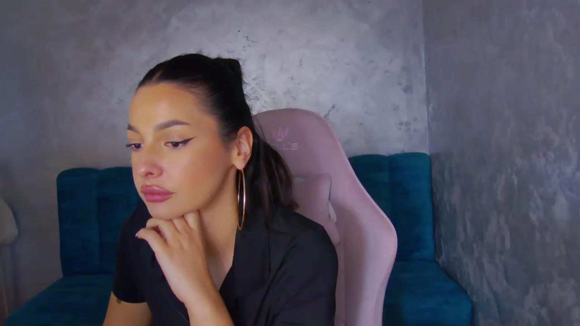 Gallery image thumbnail from WonderWomann's myfreecams stream on, 11/11/2025, 15:45 image 3 of 20