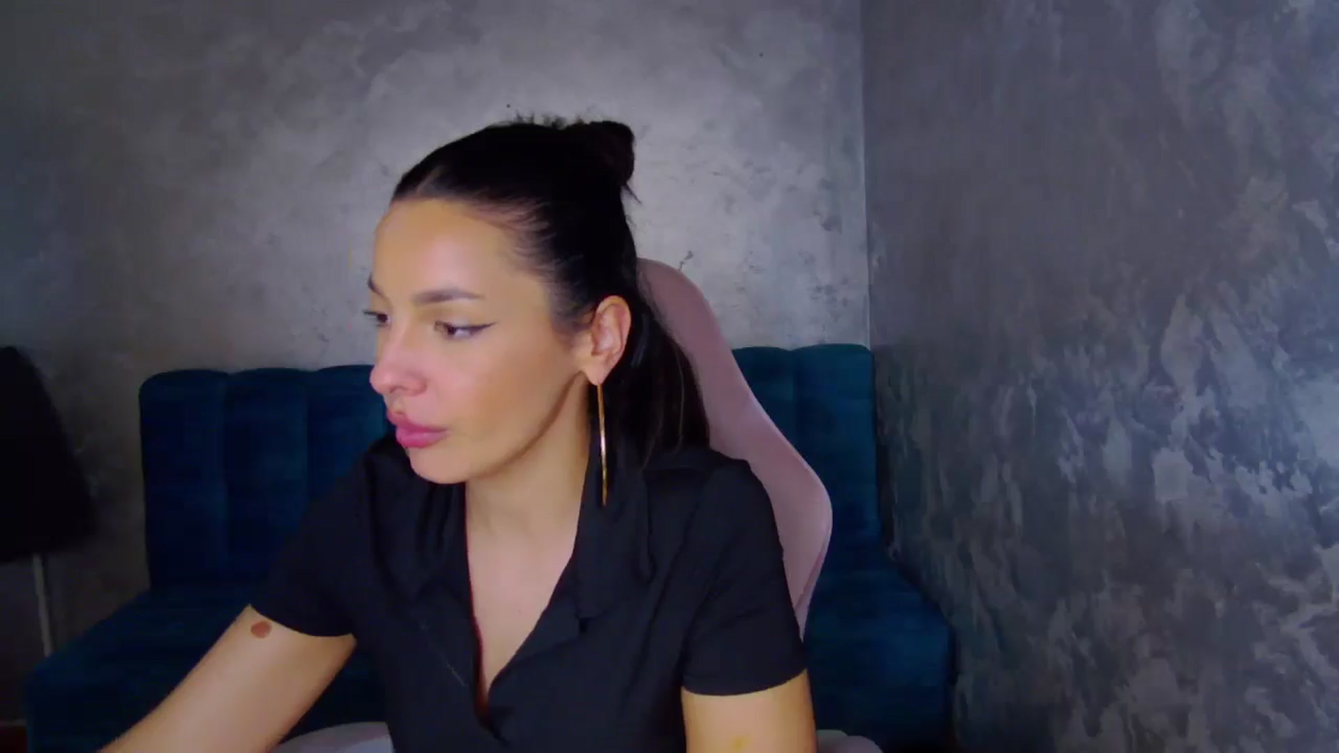 Gallery image thumbnail from WonderWomann's myfreecams stream on, 11/11/2025, 19:56 image 12 of 20