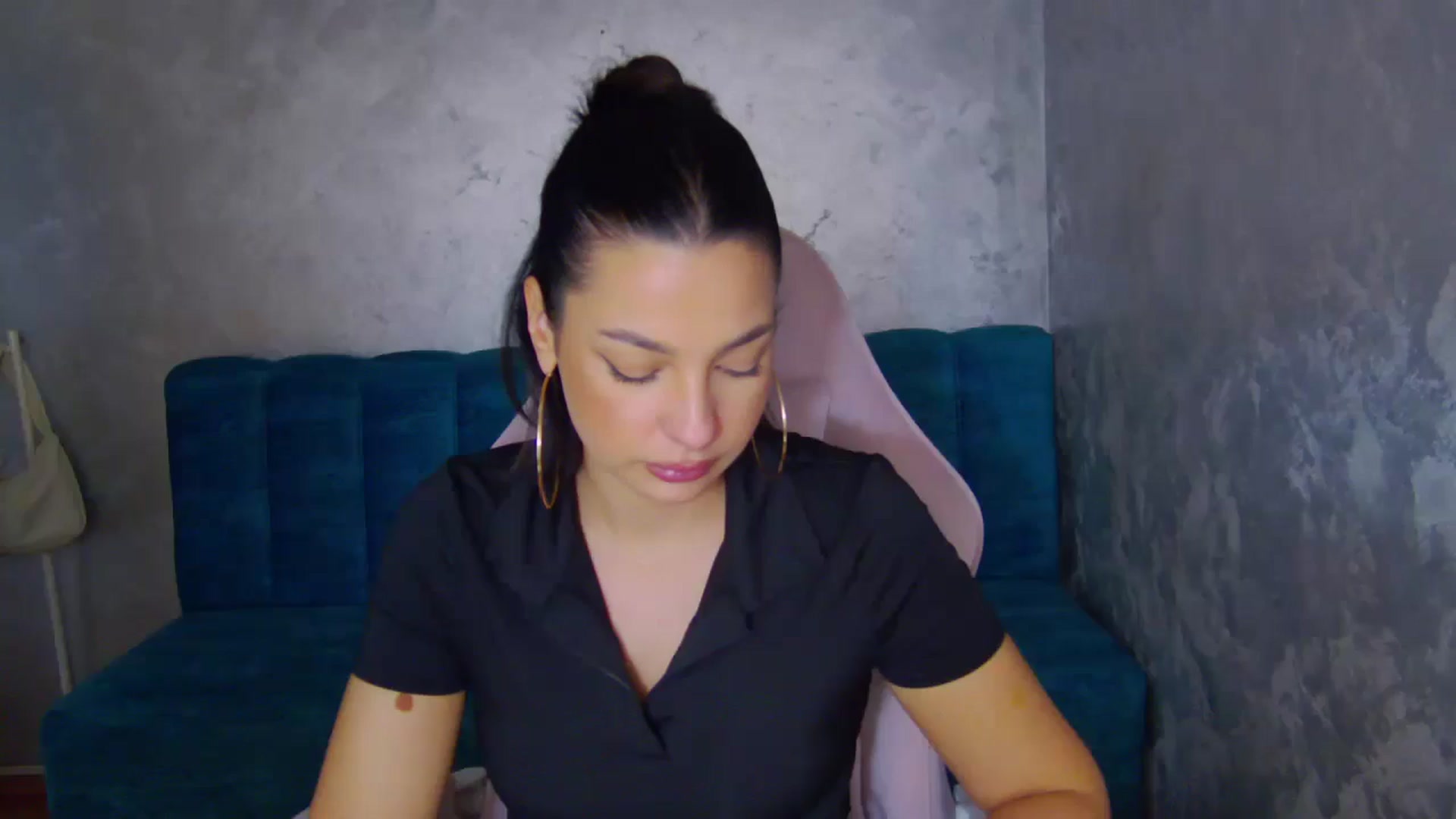 Gallery image thumbnail from WonderWomann's myfreecams stream on, 11/11/2025, 19:56 image 2 of 20