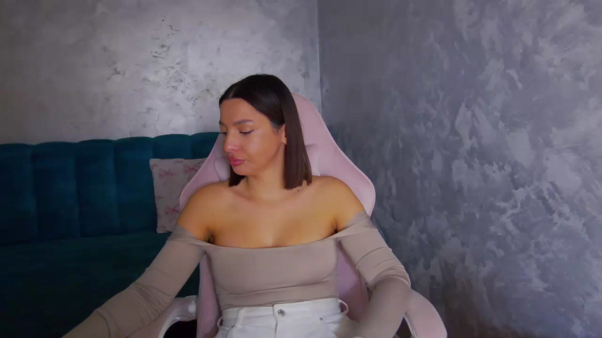 Gallery image thumbnail from WonderWomann's myfreecams stream on, 11/13/2025, 17:44 image 4 of 20