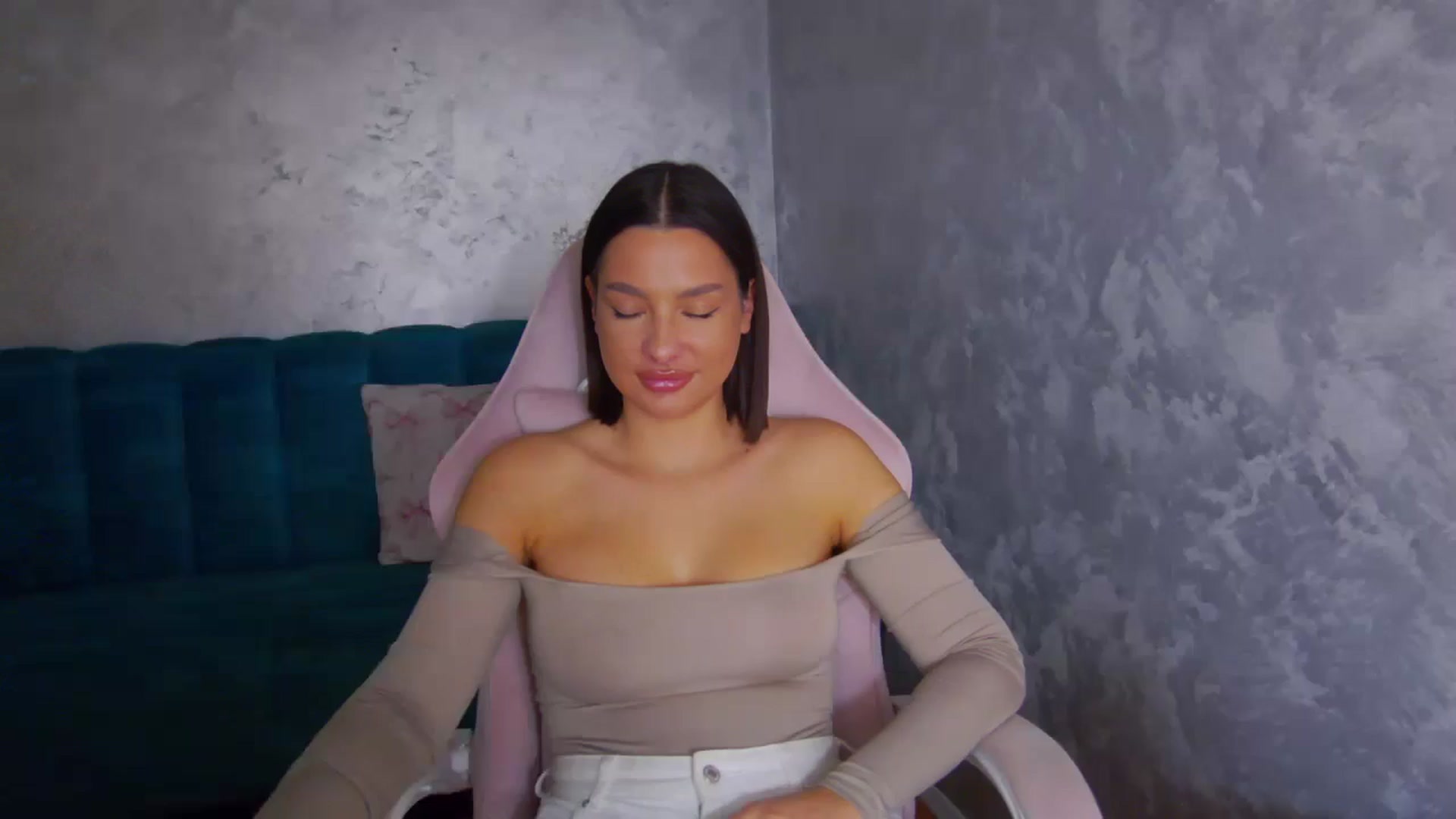 Gallery image thumbnail from WonderWomann's myfreecams stream on, 11/13/2025, 17:44 image 2 of 20