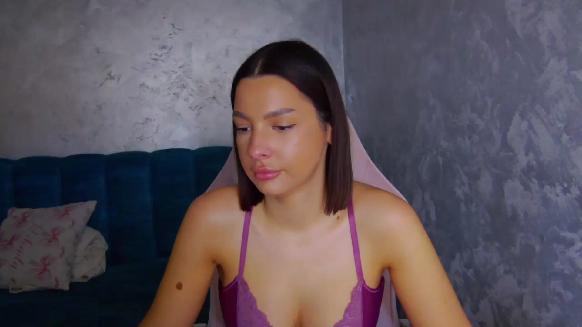 Gallery image thumbnail from WonderWomann's myfreecams stream on, 11/13/2025, 18:38 image 4 of 20