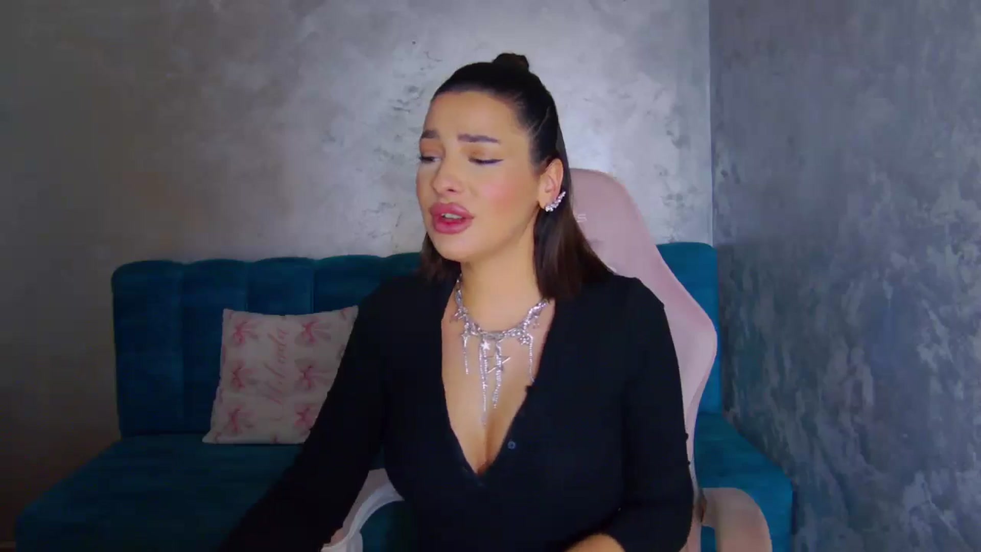 Gallery image thumbnail from WonderWomann's myfreecams stream on, 11/27/2025, 17:47 image 15 of 20