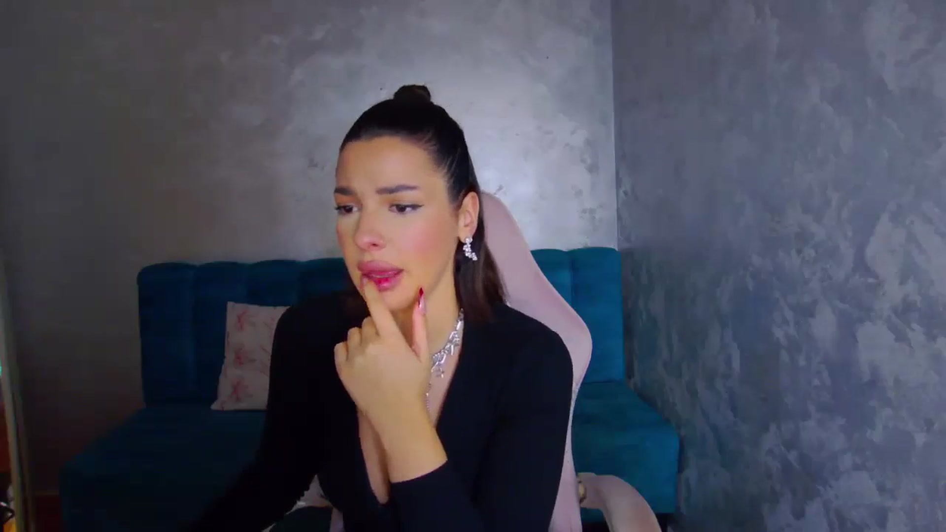 Gallery image thumbnail from WonderWomann's myfreecams stream on, 11/27/2025, 21:28 image 3 of 20