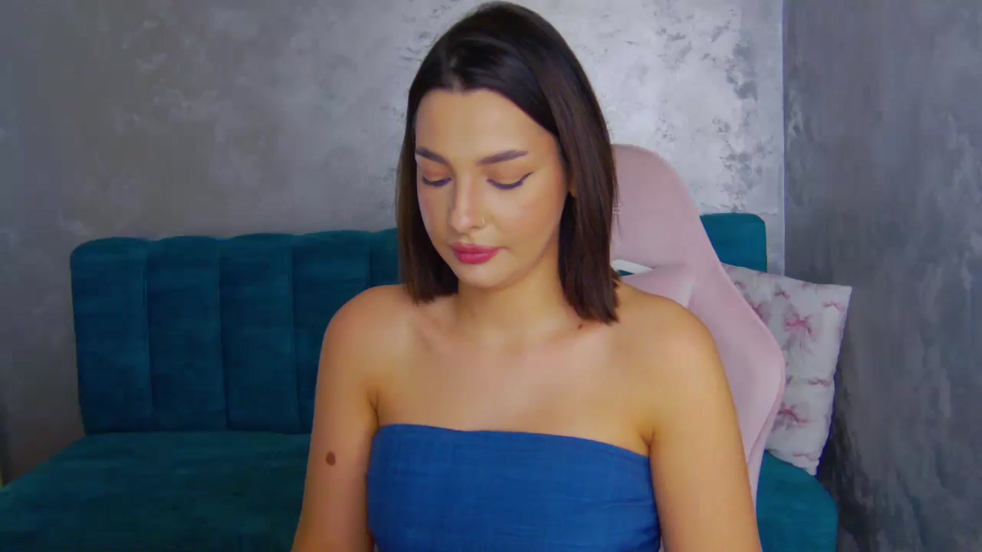 Gallery image thumbnail from WonderWomann's myfreecams stream on, 12/02/2025, 18:27 image 13 of 20