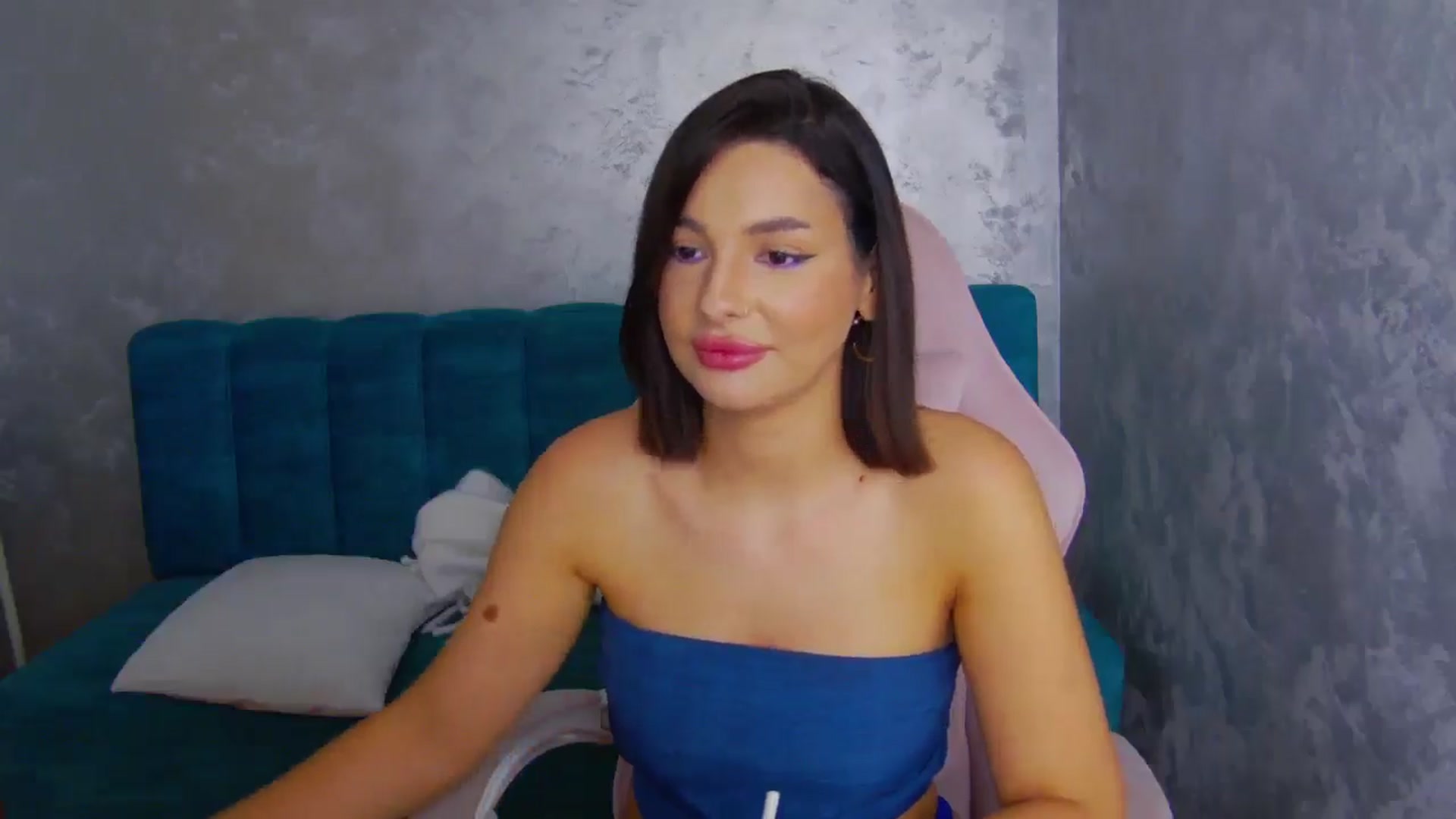 Gallery image thumbnail from WonderWomann's myfreecams stream on, 12/02/2025, 19:54 image 13 of 20