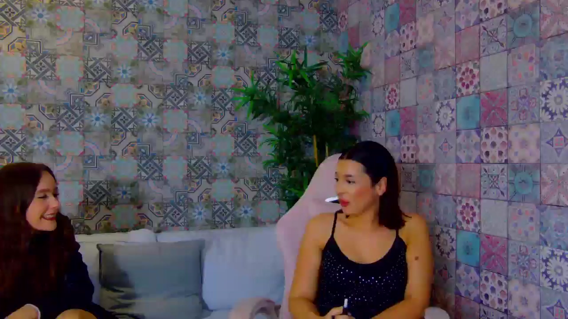 Gallery image thumbnail from WonderWomann's myfreecams stream on, 12/04/2025, 21:41 image 15 of 20