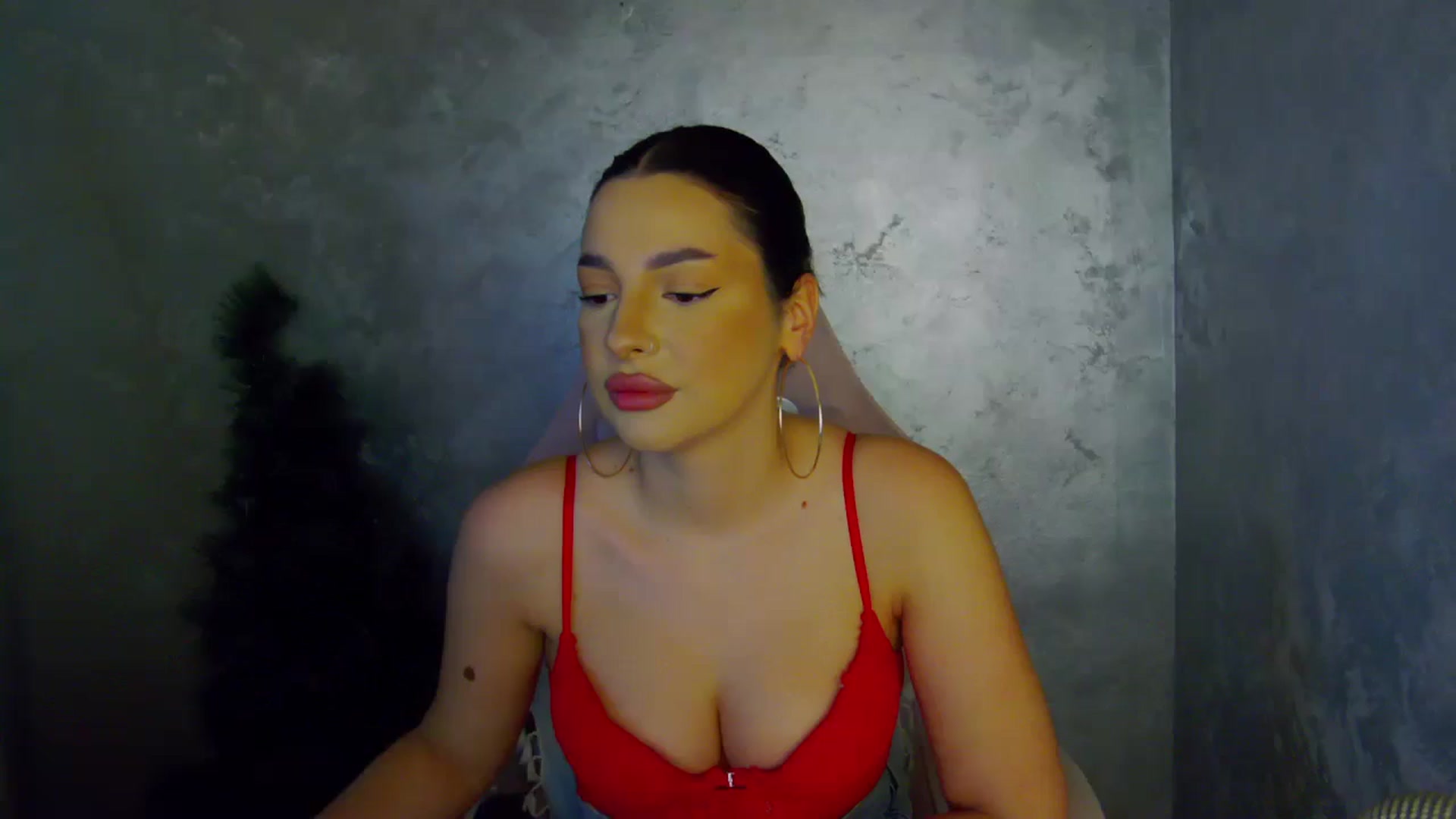 Gallery image thumbnail from WonderWomann's myfreecams stream on, 12/12/2025, 15:05 image 1 of 20