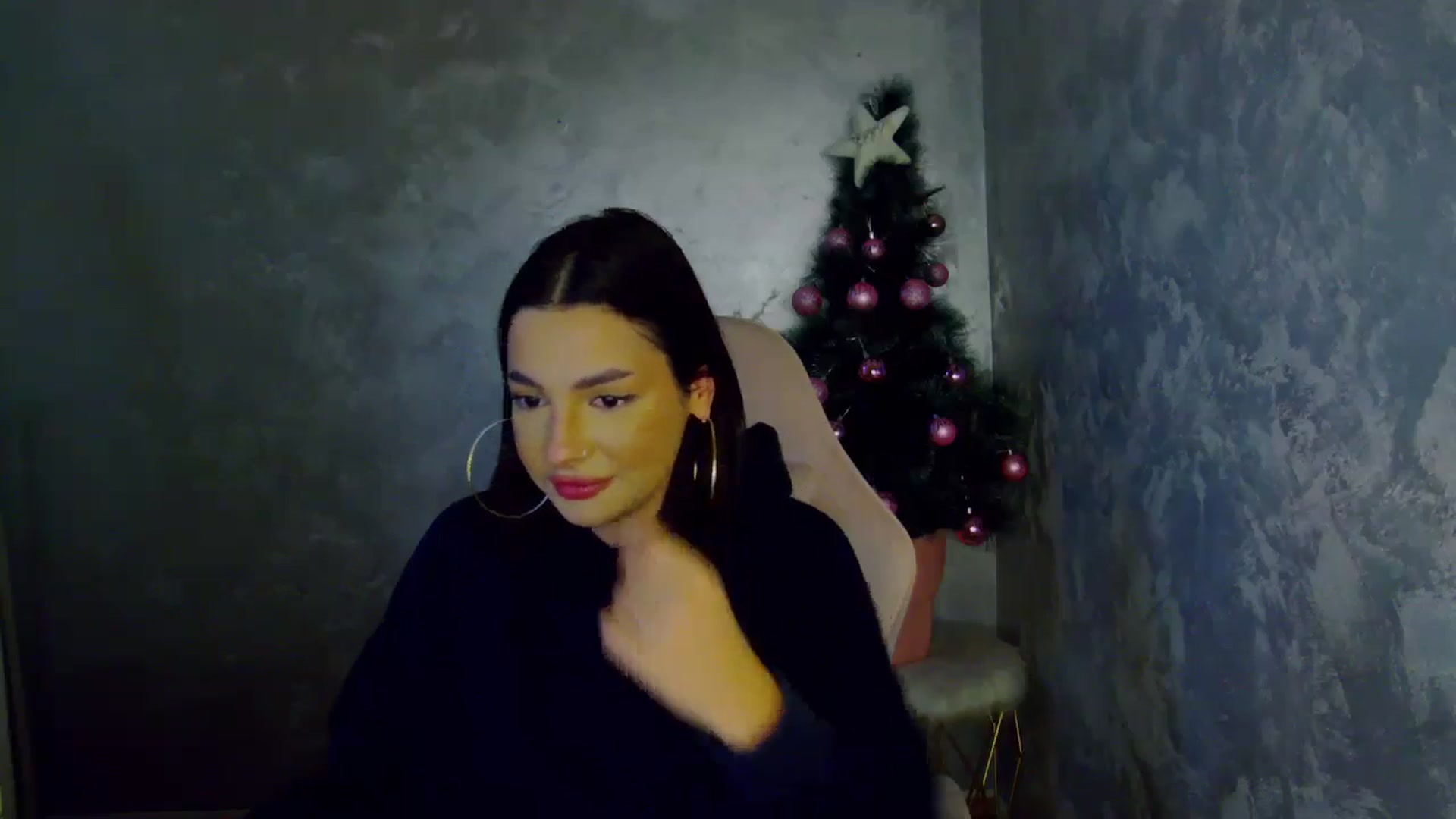 Gallery image thumbnail from WonderWomann's myfreecams stream on, 12/12/2025, 19:26 image 15 of 20
