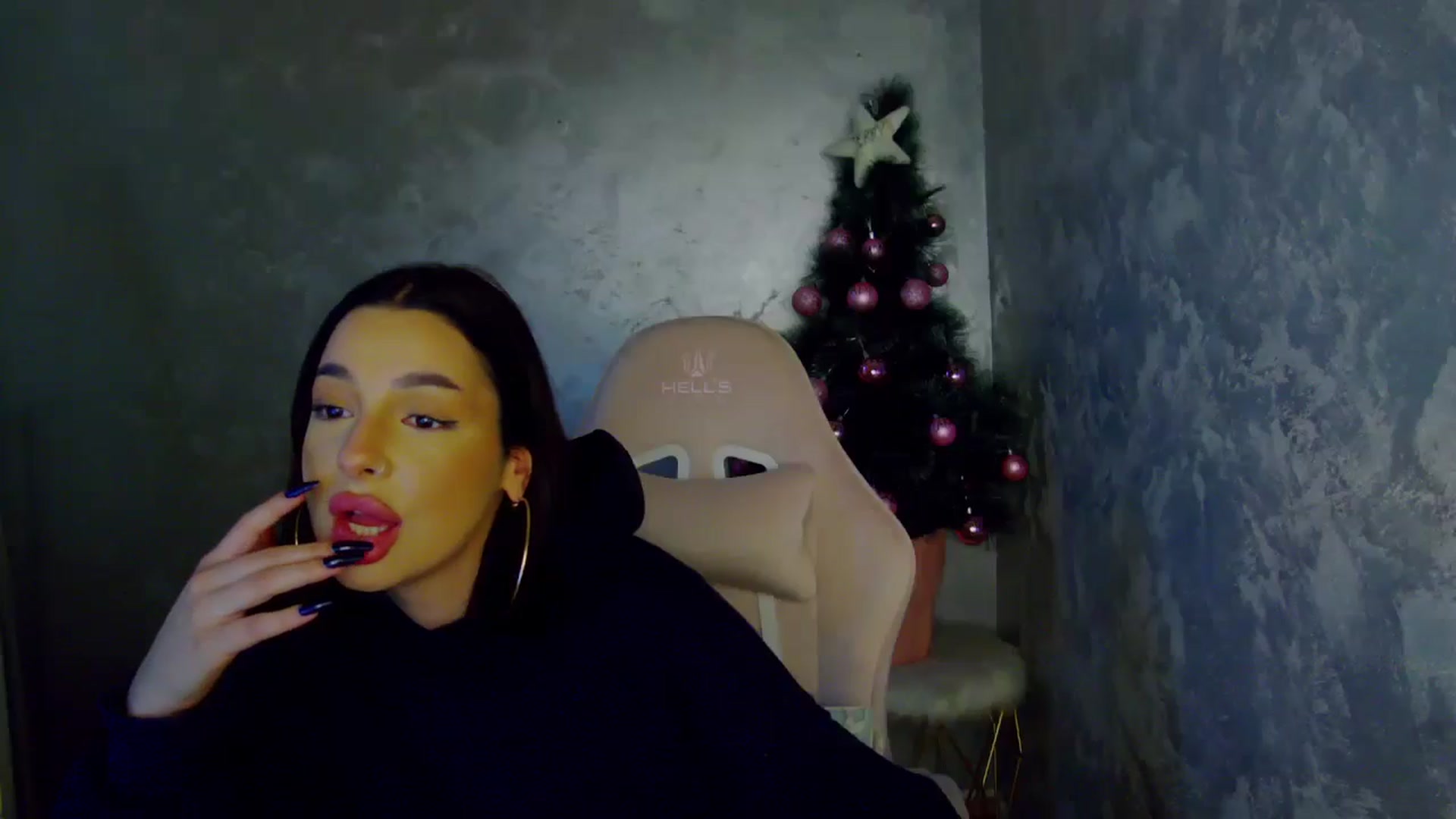 Gallery image thumbnail from WonderWomann's myfreecams stream on, 12/12/2025, 19:26 image 9 of 20