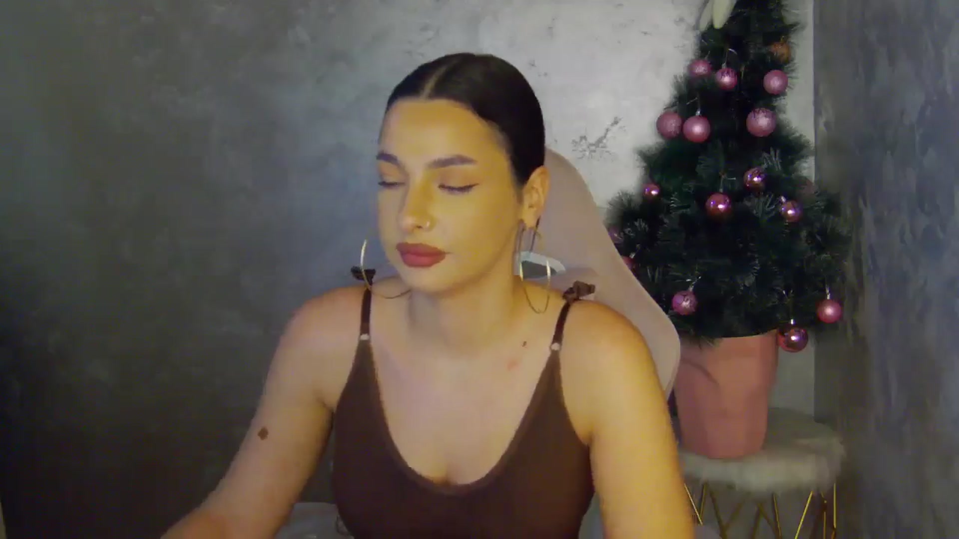 Gallery image thumbnail from WonderWomann's myfreecams stream on, 12/13/2025, 16:54 image 18 of 20