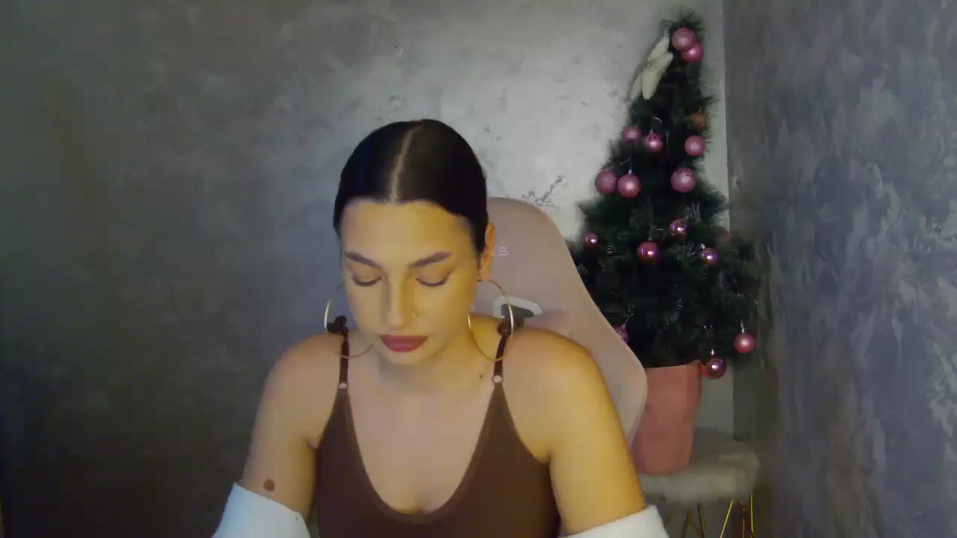 Gallery image thumbnail from WonderWomann's myfreecams stream on, 12/13/2025, 16:54 image 1 of 20