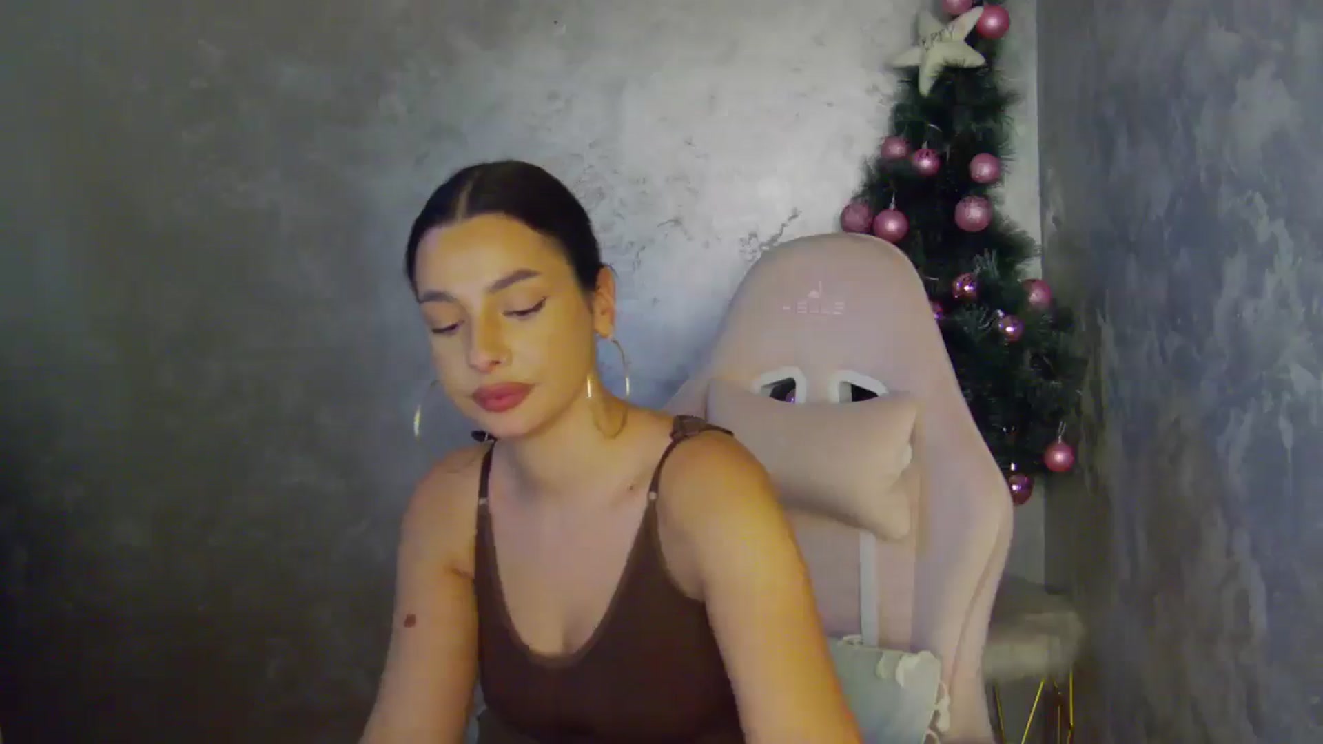Gallery image thumbnail from WonderWomann's myfreecams stream on, 12/13/2025, 20:02 image 11 of 20