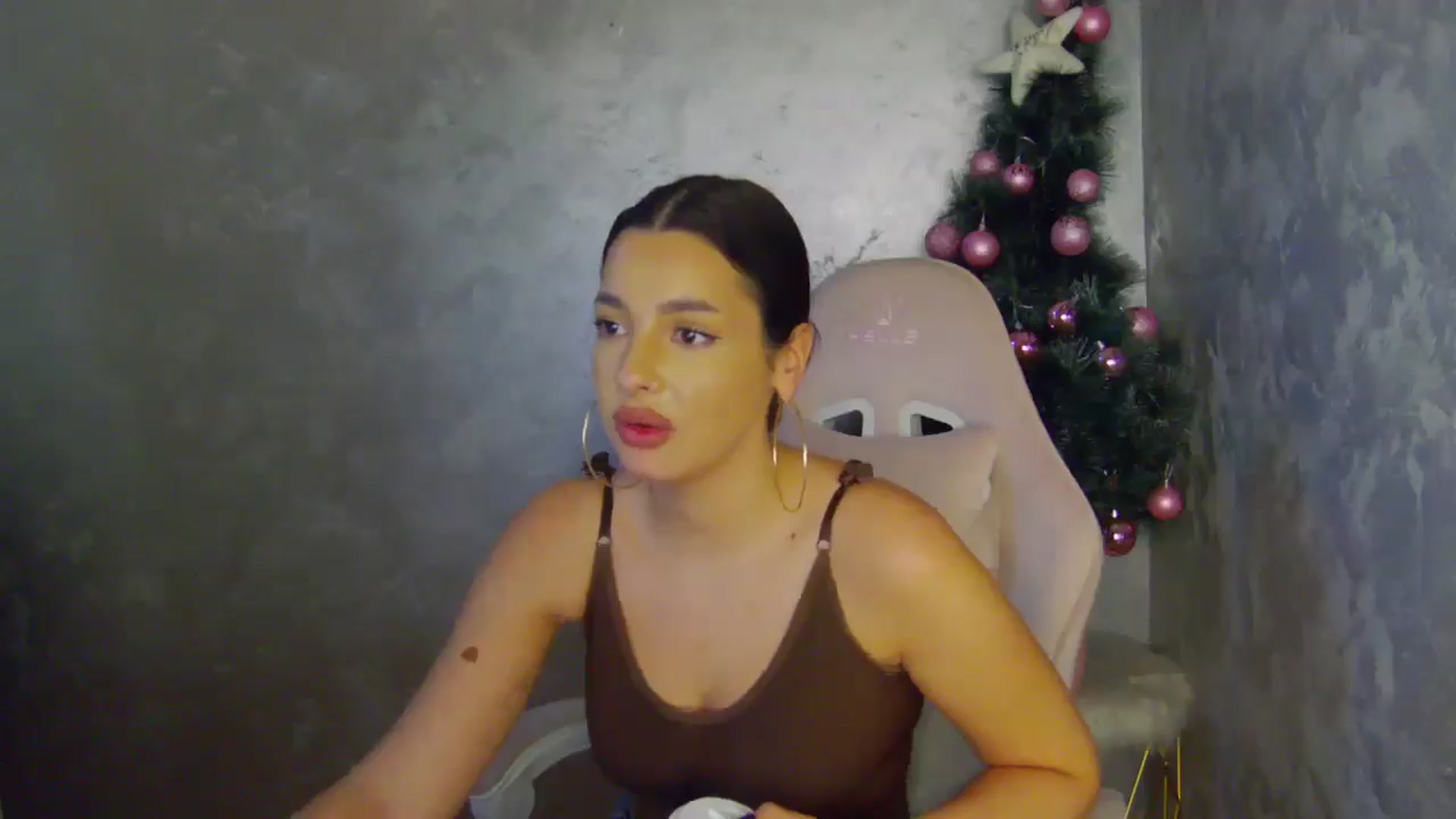 Gallery image thumbnail from WonderWomann's myfreecams stream on, 12/13/2025, 20:02 image 12 of 20