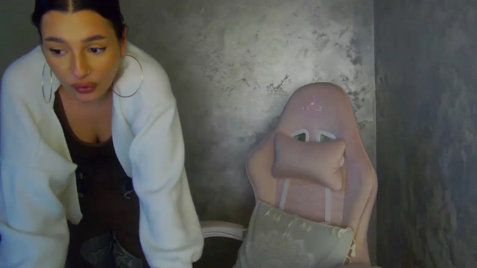 Gallery image thumbnail from WonderWomann's myfreecams stream on, 12/13/2025, 20:02 image 15 of 20