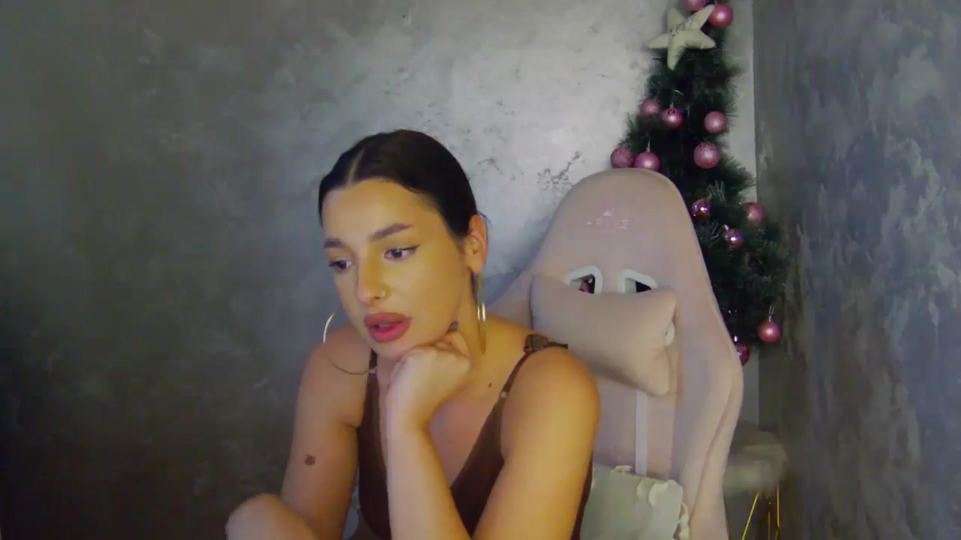 Gallery image thumbnail from WonderWomann's myfreecams stream on, 12/13/2025, 20:02 image 9 of 20