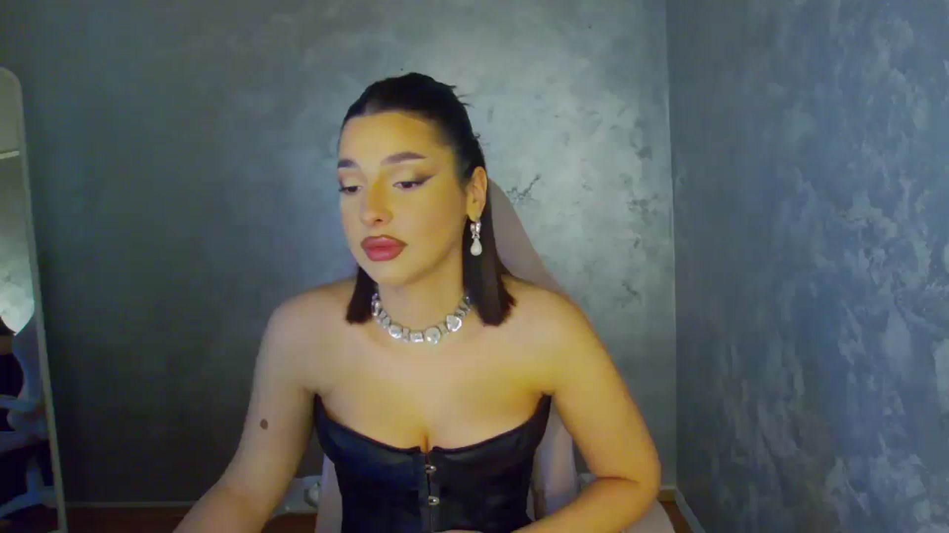 Gallery image thumbnail from WonderWomann's myfreecams stream on, 12/31/2025, 14:20 image 1 of 20
