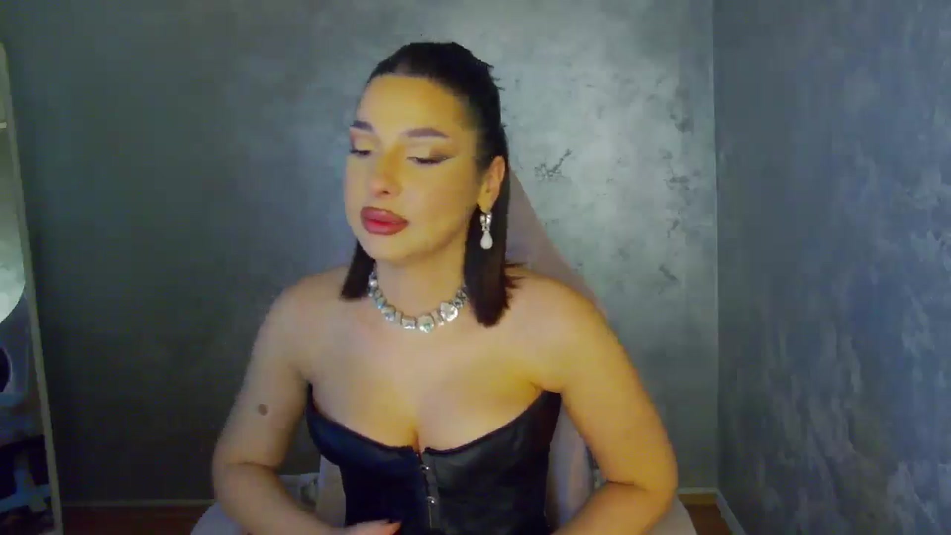 Gallery image thumbnail from WonderWomann's myfreecams stream on, 12/31/2025, 14:20 image 11 of 20