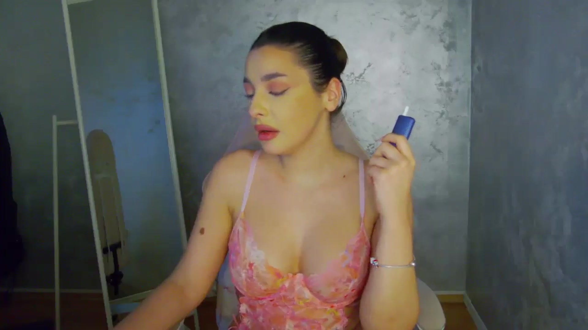 Gallery image thumbnail from WonderWomann's myfreecams stream on, 01/08/2026, 20:05 image 9 of 20