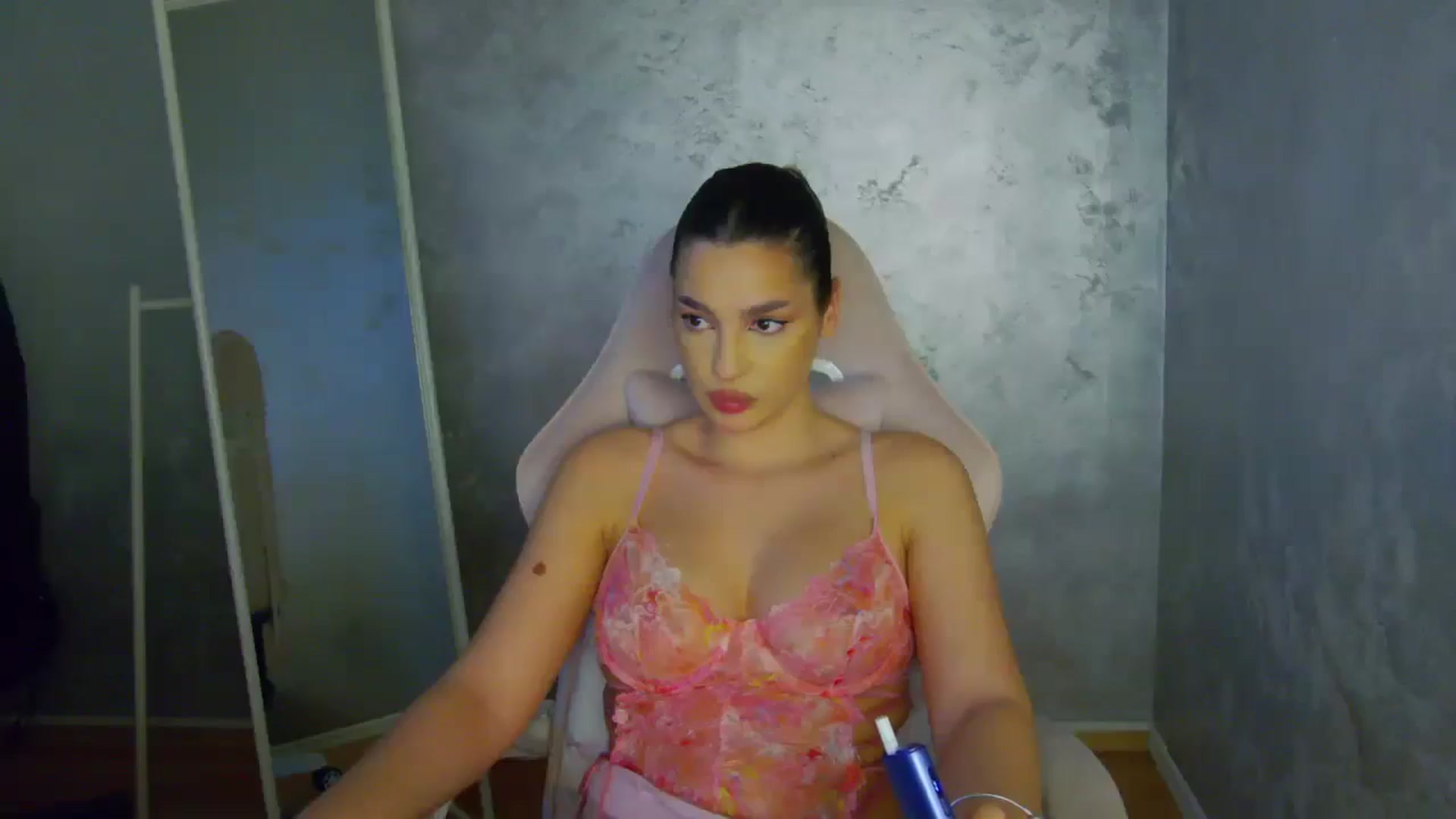 Gallery image thumbnail from WonderWomann's myfreecams stream on, 01/08/2026, 20:05 image 12 of 20