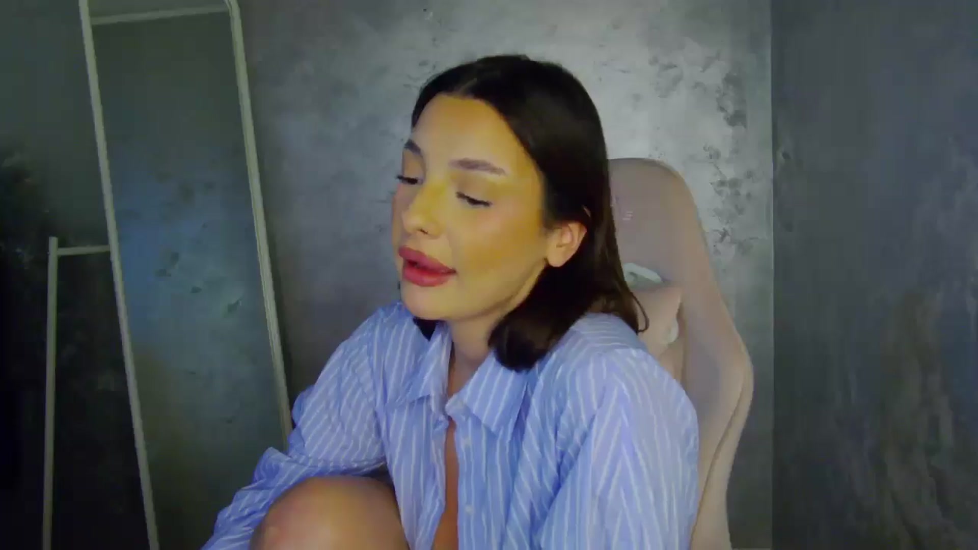 Gallery image thumbnail from WonderWomann's myfreecams stream on, 01/09/2026, 19:01 image 14 of 20