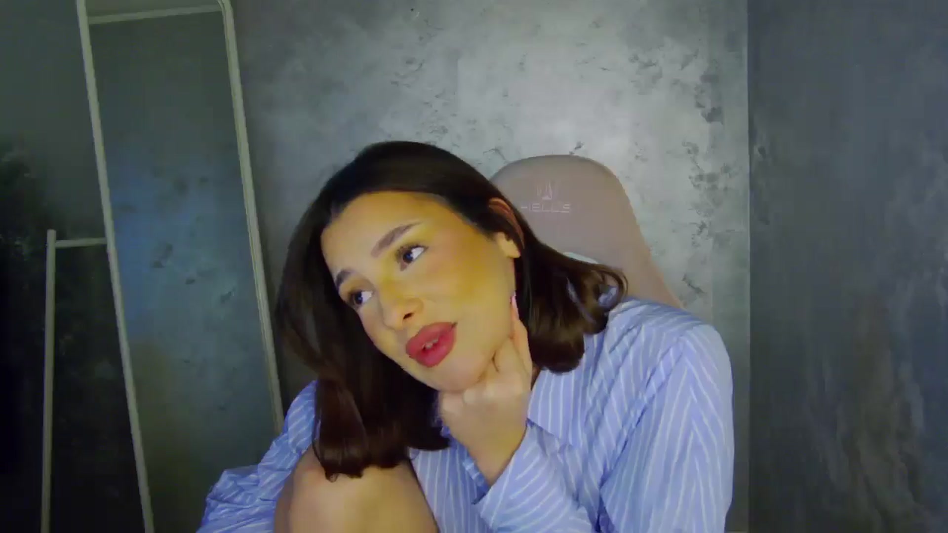 Gallery image thumbnail from WonderWomann's myfreecams stream on, 01/09/2026, 19:01 image 13 of 20