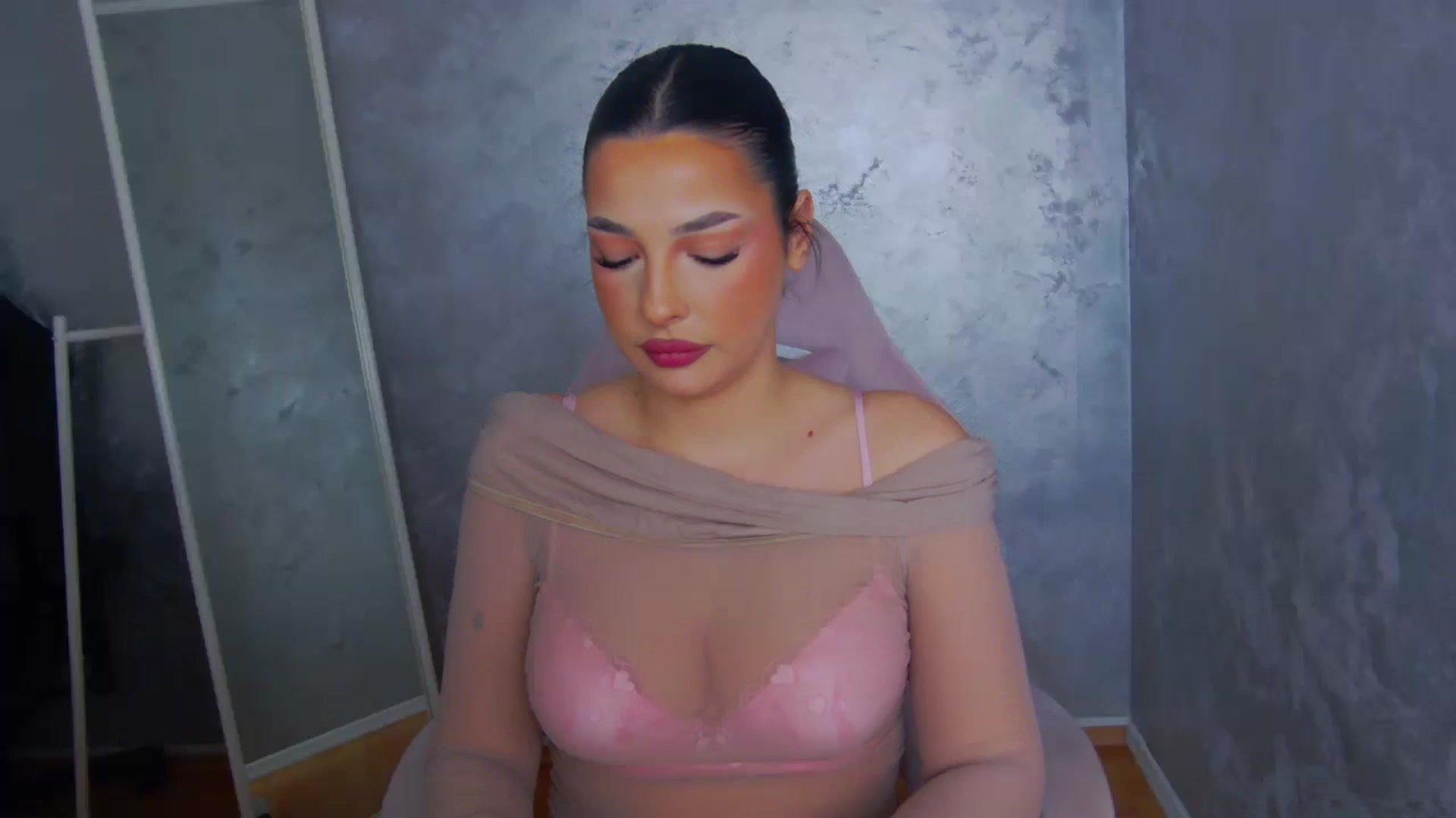 Gallery image thumbnail from WonderWomann's myfreecams stream on, 01/13/2026, 16:02 image 6 of 20