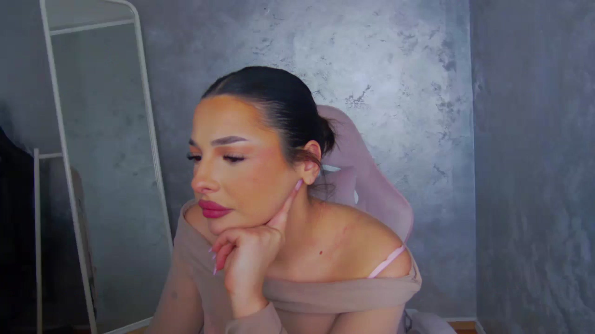 Gallery image thumbnail from WonderWomann's myfreecams stream on, 01/13/2026, 19:47 image 5 of 20