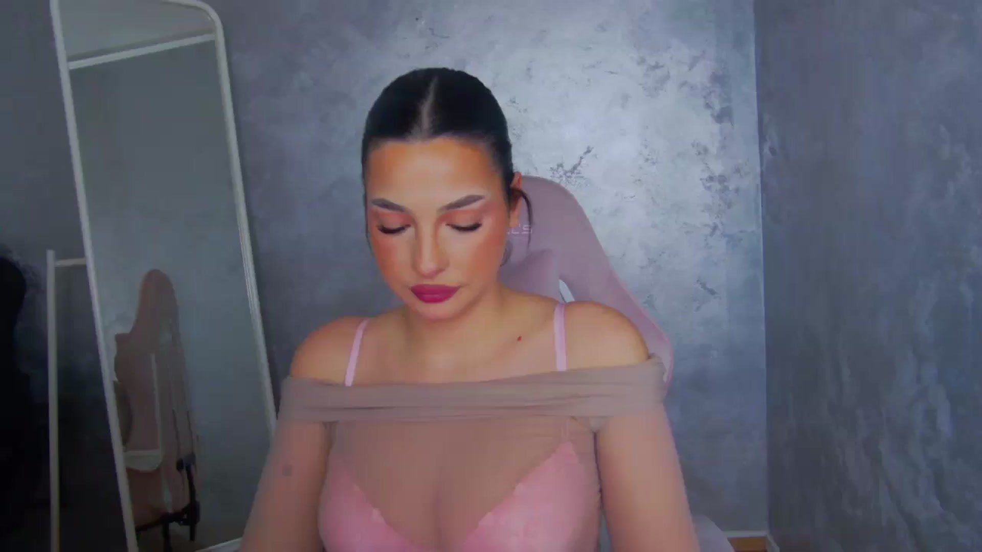 Gallery image thumbnail from WonderWomann's myfreecams stream on, 01/13/2026, 19:47 image 18 of 20
