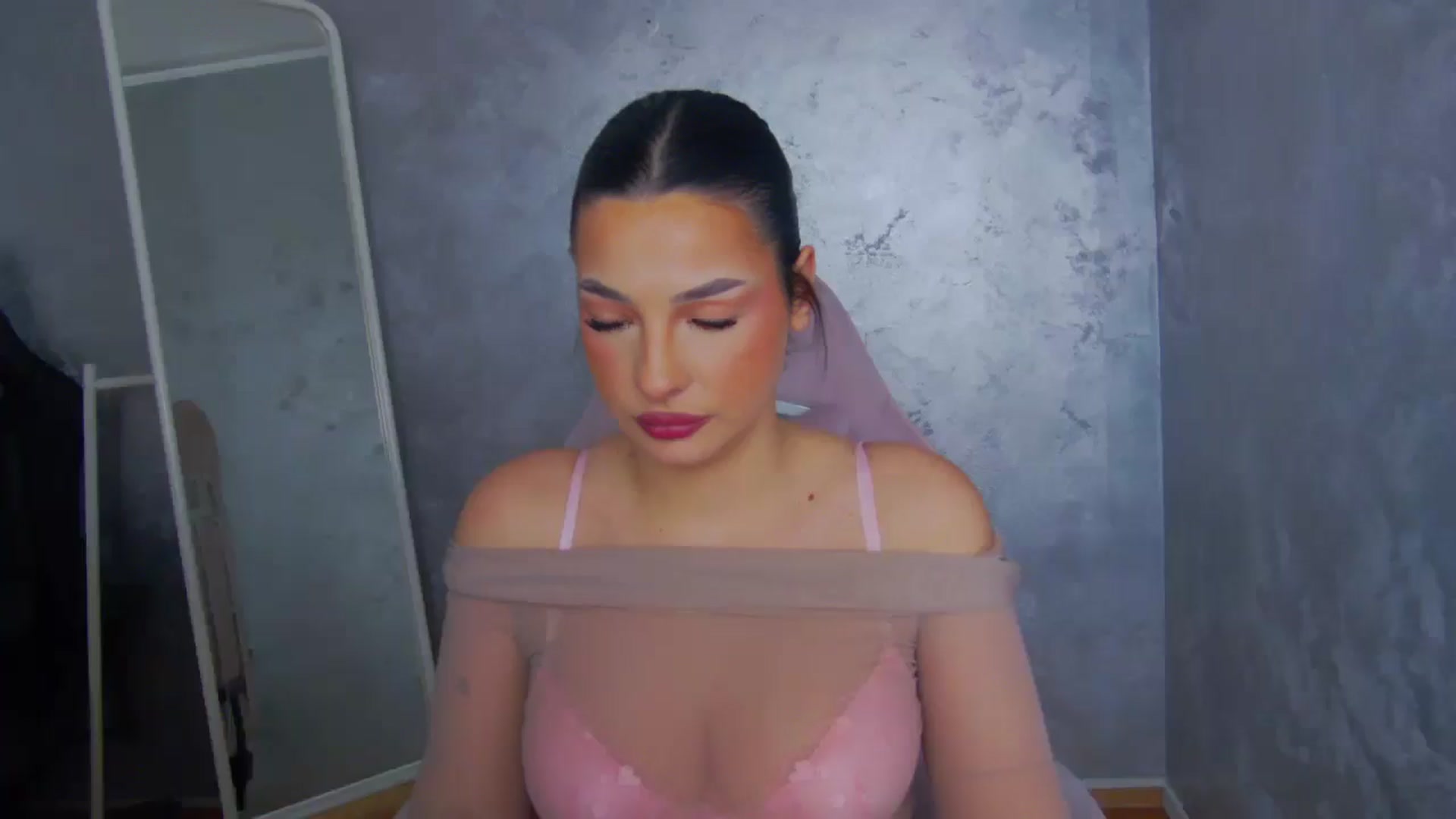 Gallery image thumbnail from WonderWomann's myfreecams stream on, 01/13/2026, 19:47 image 4 of 20