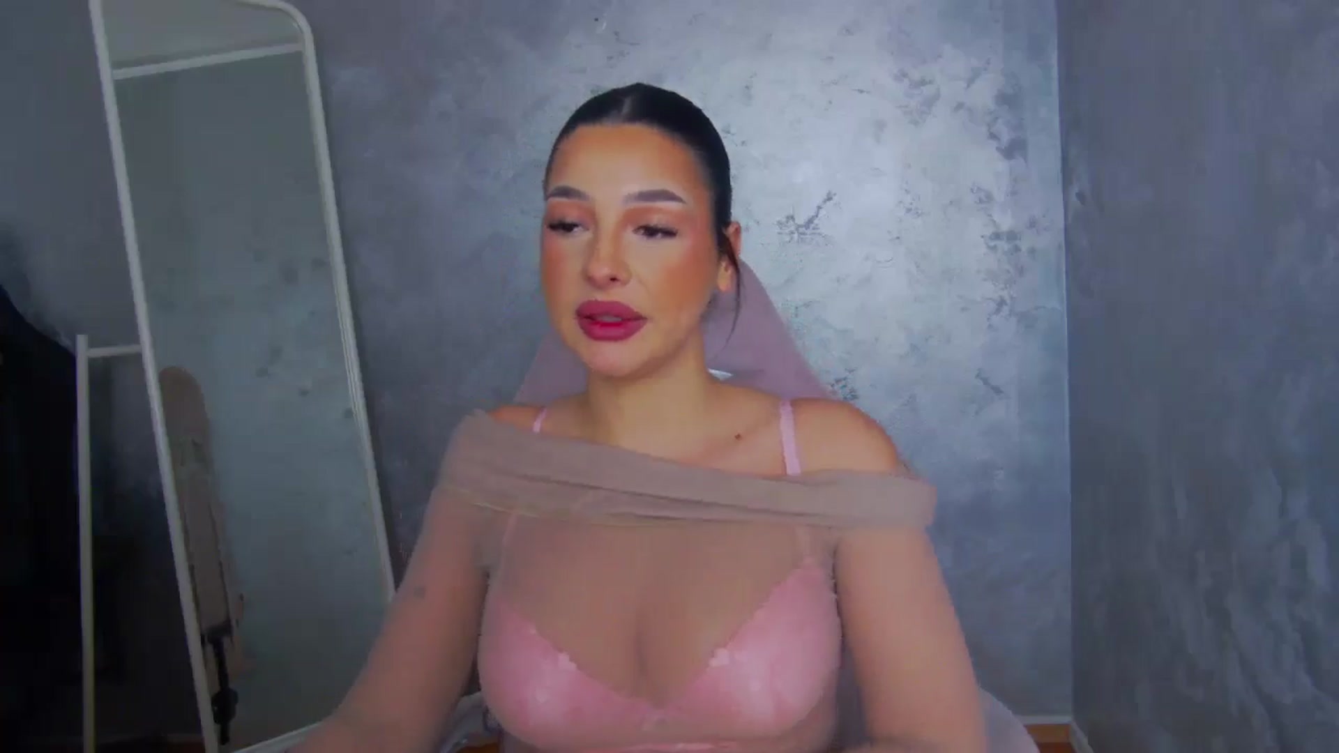 Gallery image thumbnail from WonderWomann's myfreecams stream on, 01/13/2026, 19:47 image 2 of 20