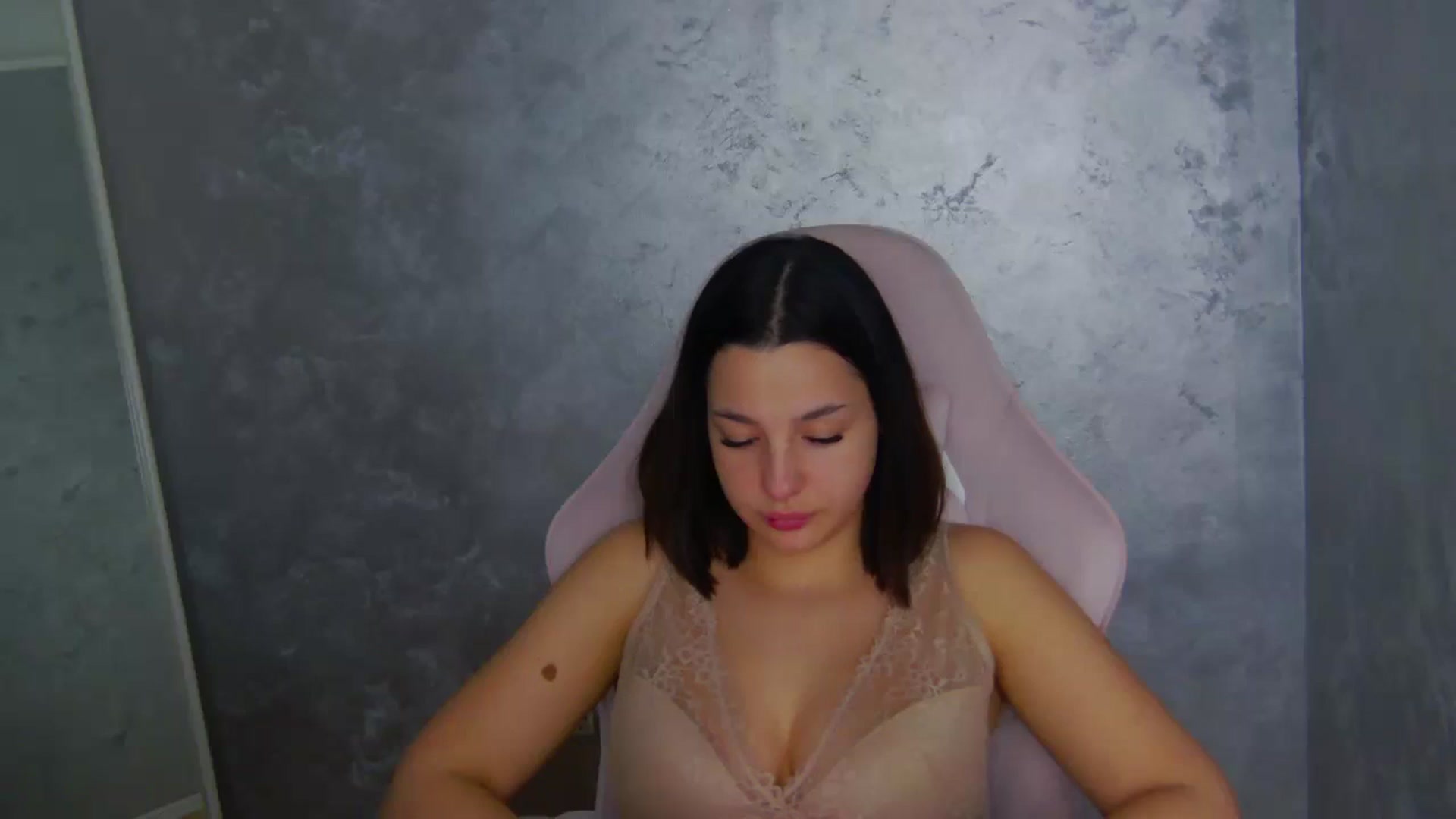 Gallery image thumbnail from WonderWomann's myfreecams stream on, 01/14/2026, 19:10 image 9 of 20