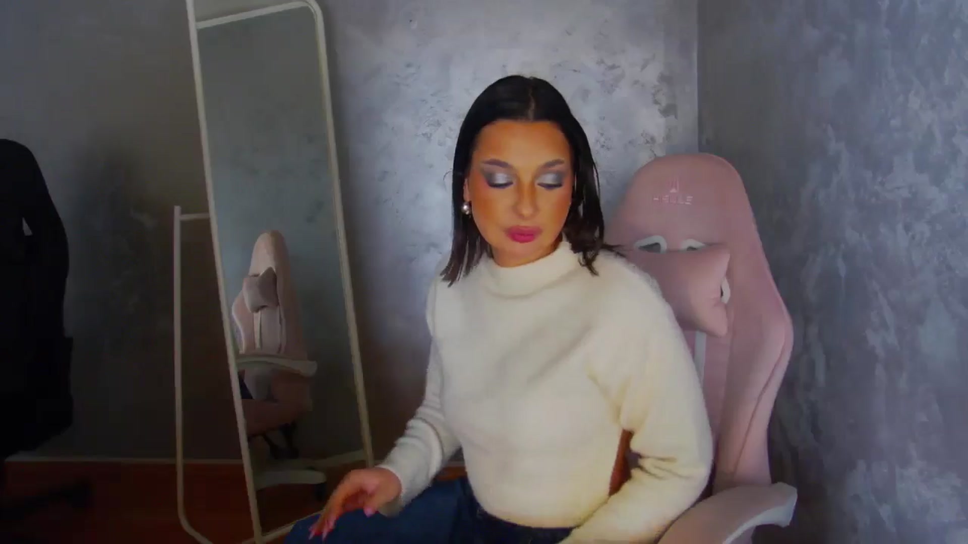 Gallery image thumbnail from WonderWomann's myfreecams stream on, 01/21/2026, 20:14 image 10 of 20