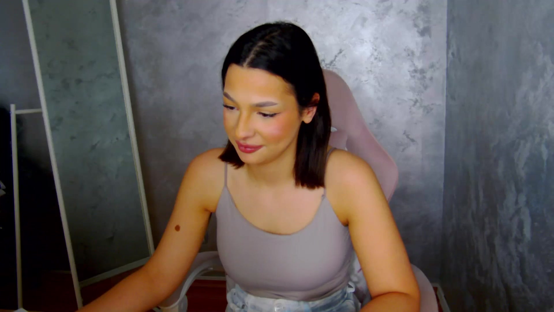 Gallery image thumbnail from WonderWomann's myfreecams stream on, 01/26/2026, 17:08 image 17 of 20